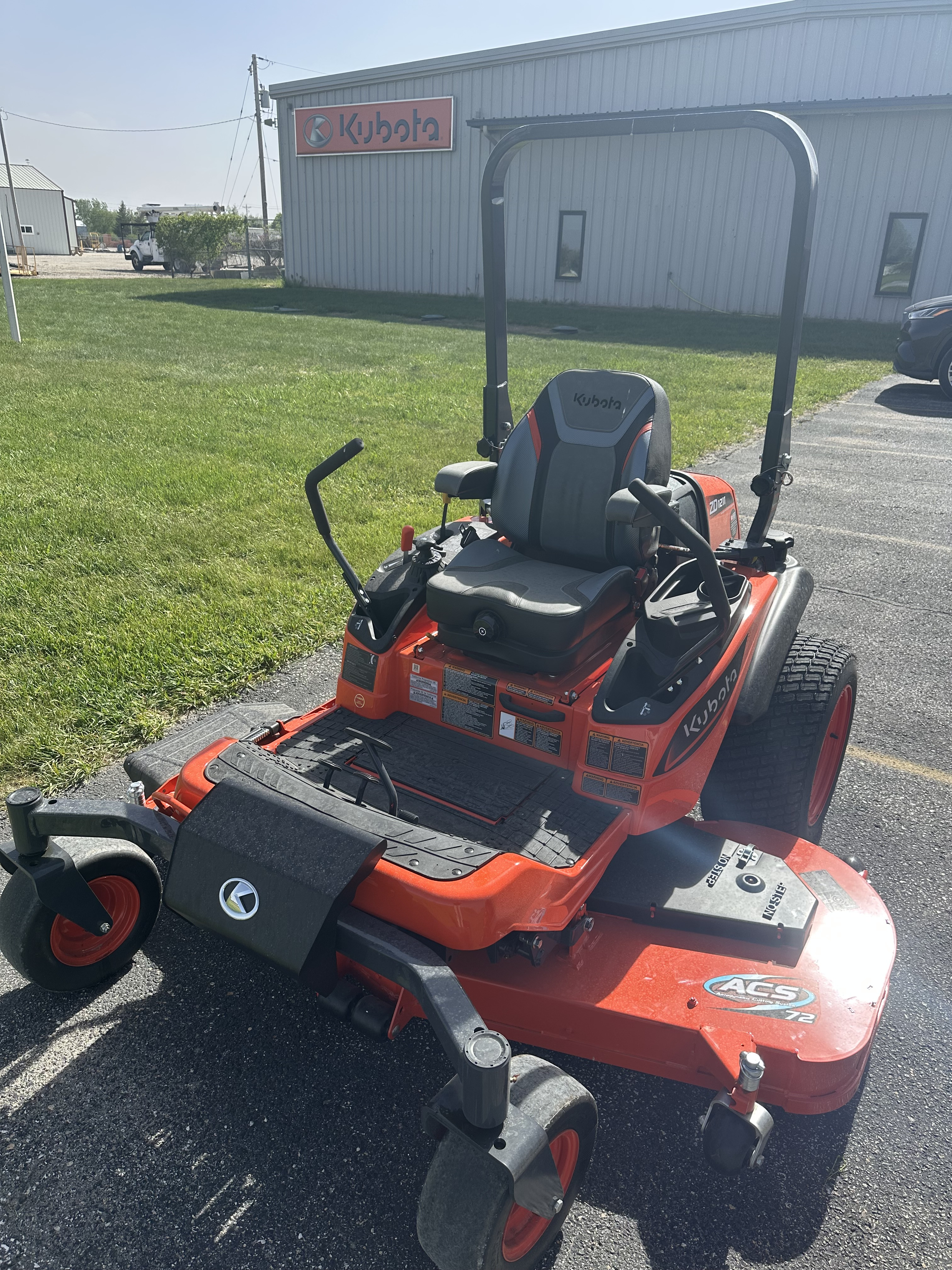 Photo of a 2026 Kubota ZD1211L-3-72