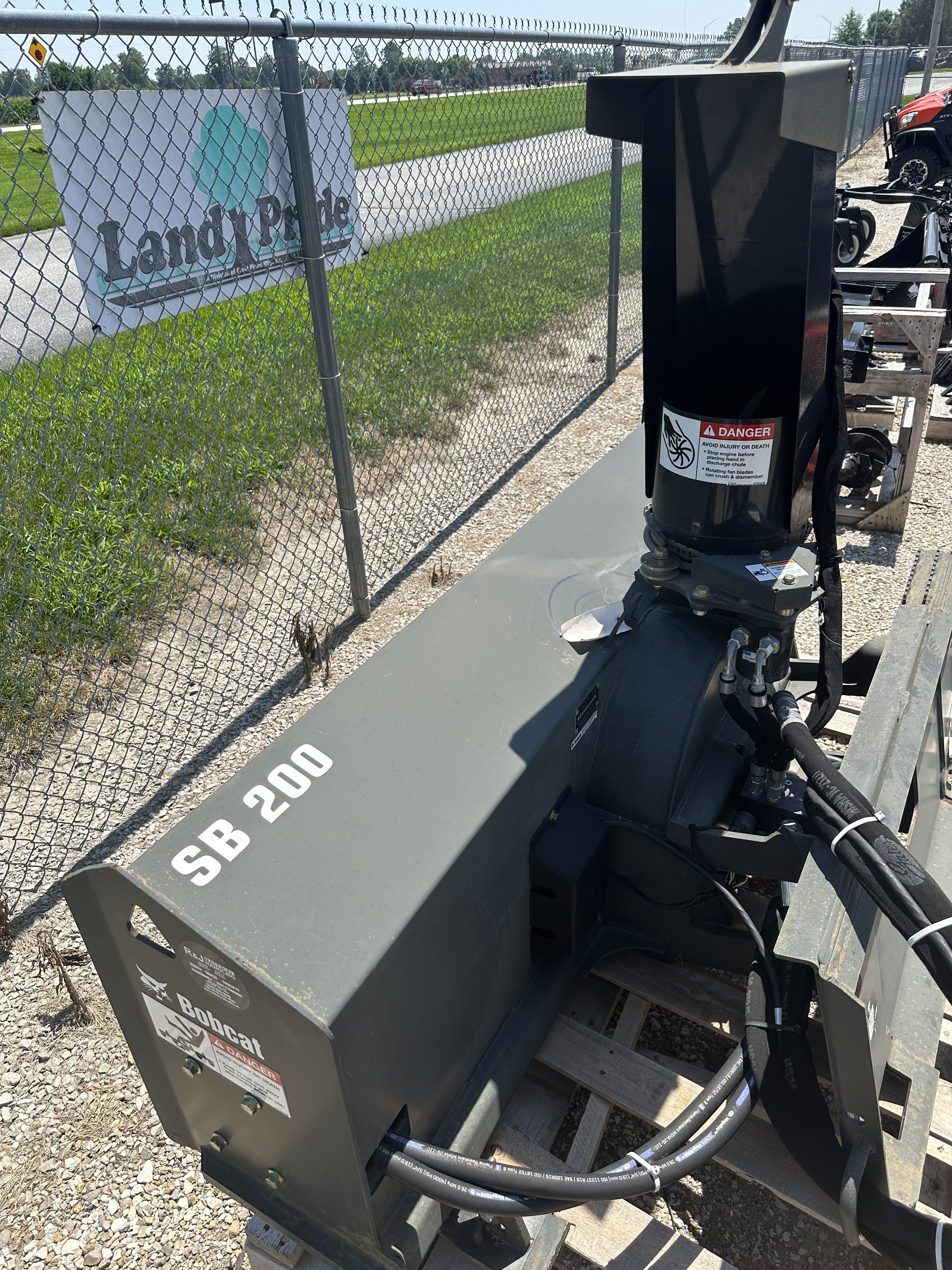 Photo of a 2018 Bobcat SB200 Snowblower - 72