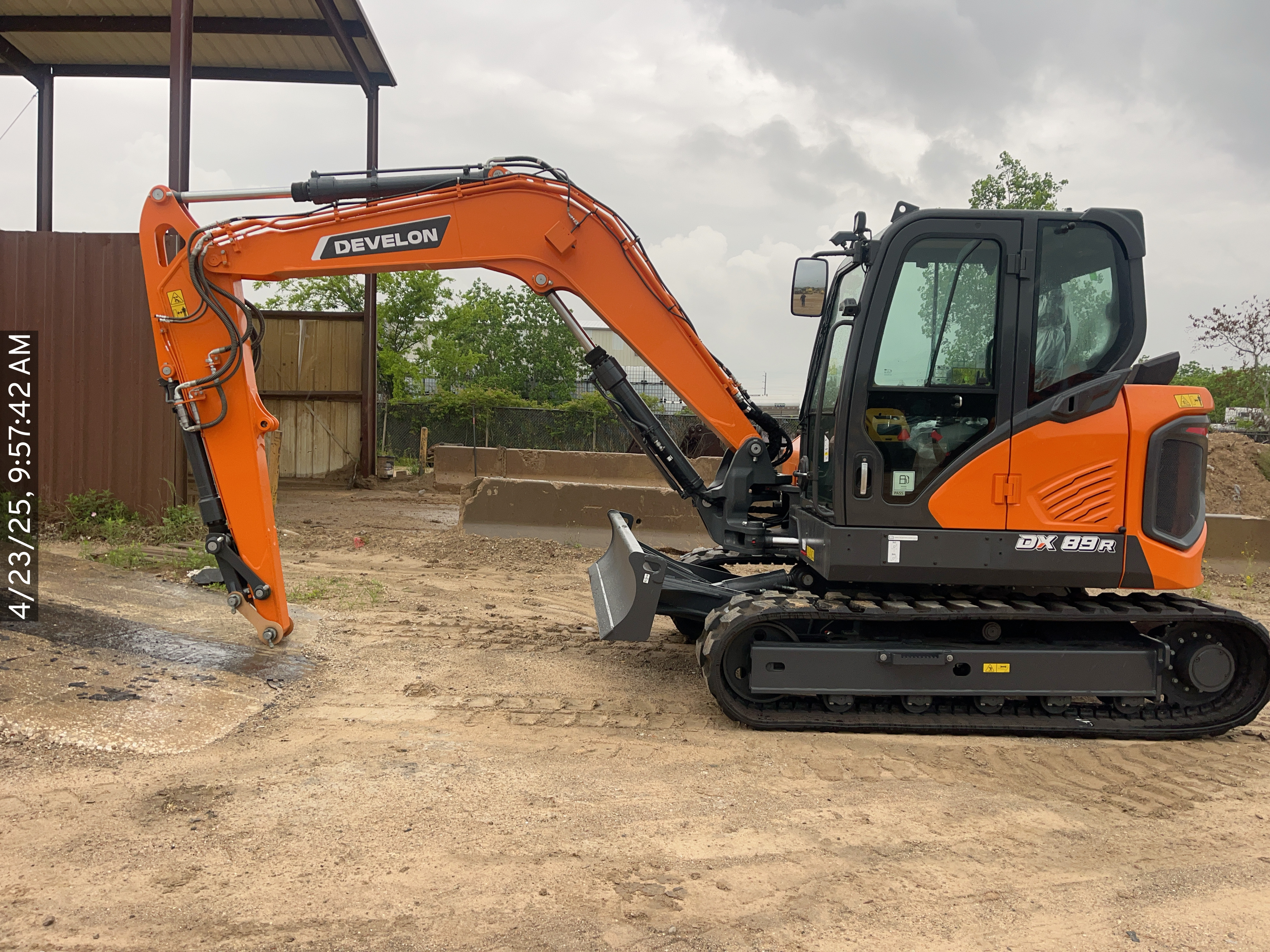 Photo of a 2025 Develon DX89R-7