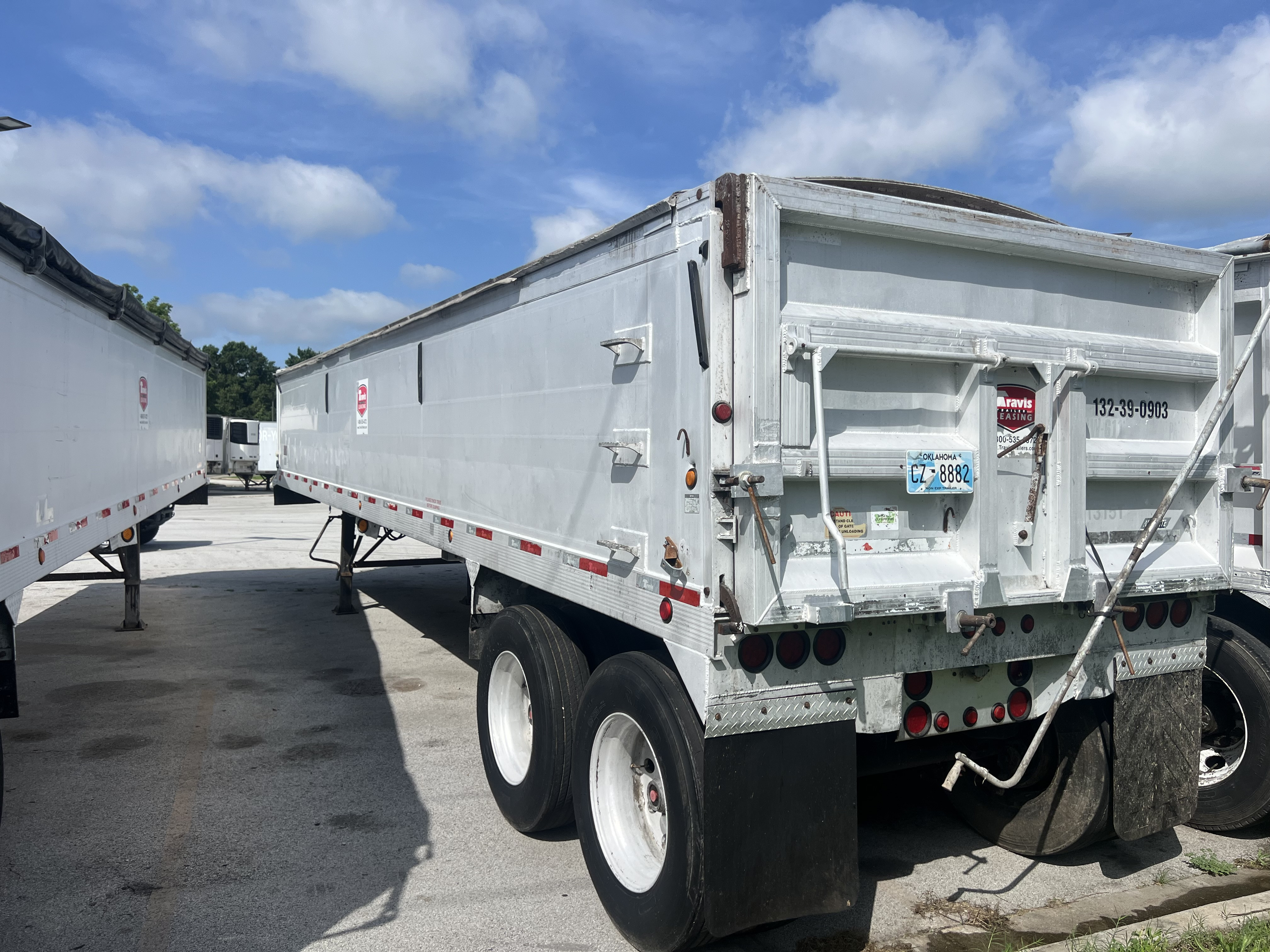 2009 Travis Trailers End Dump