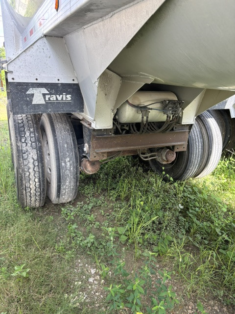 2017 Travis Trailers End Dump