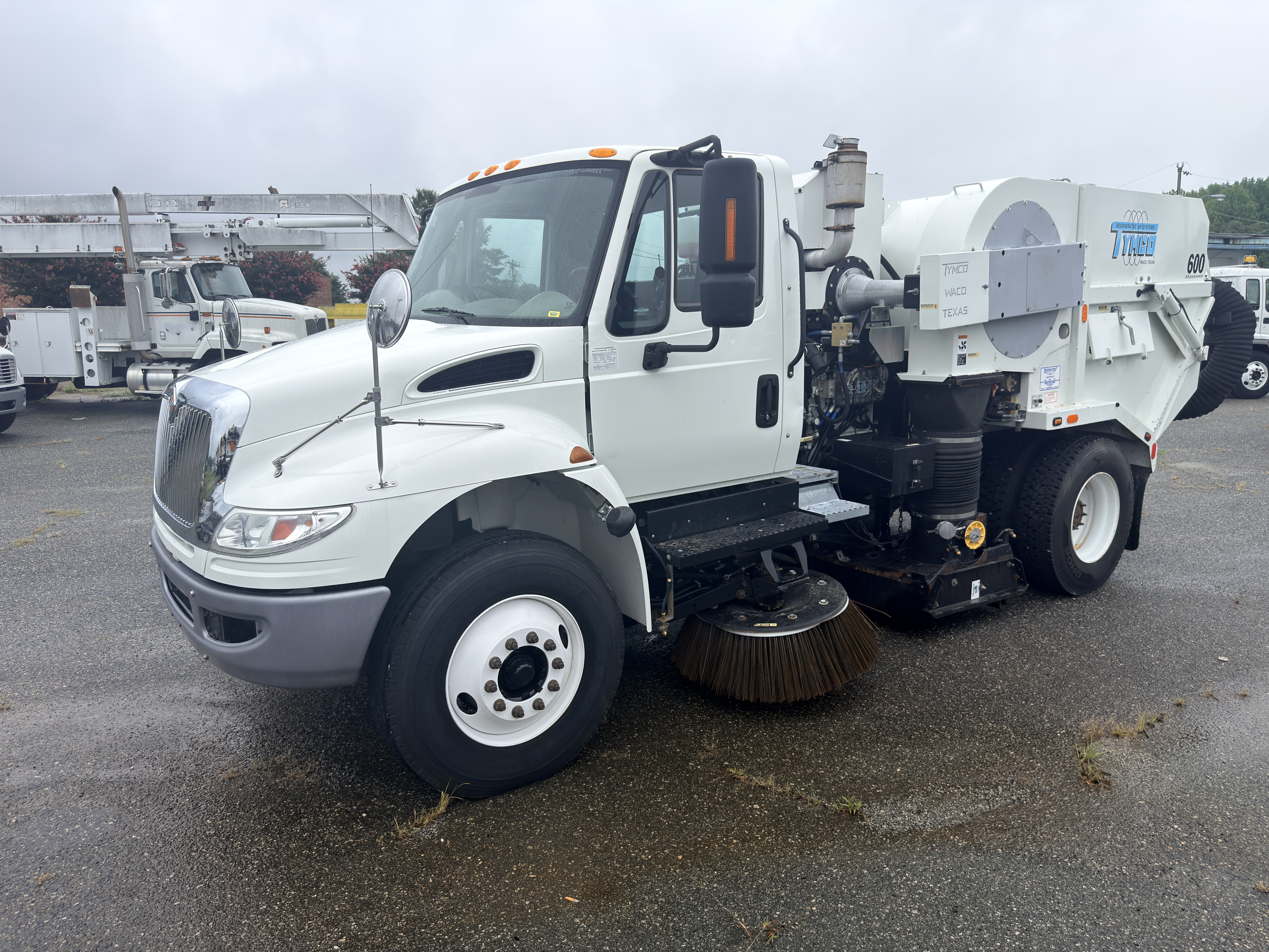 Photo of a 2016 International 4000