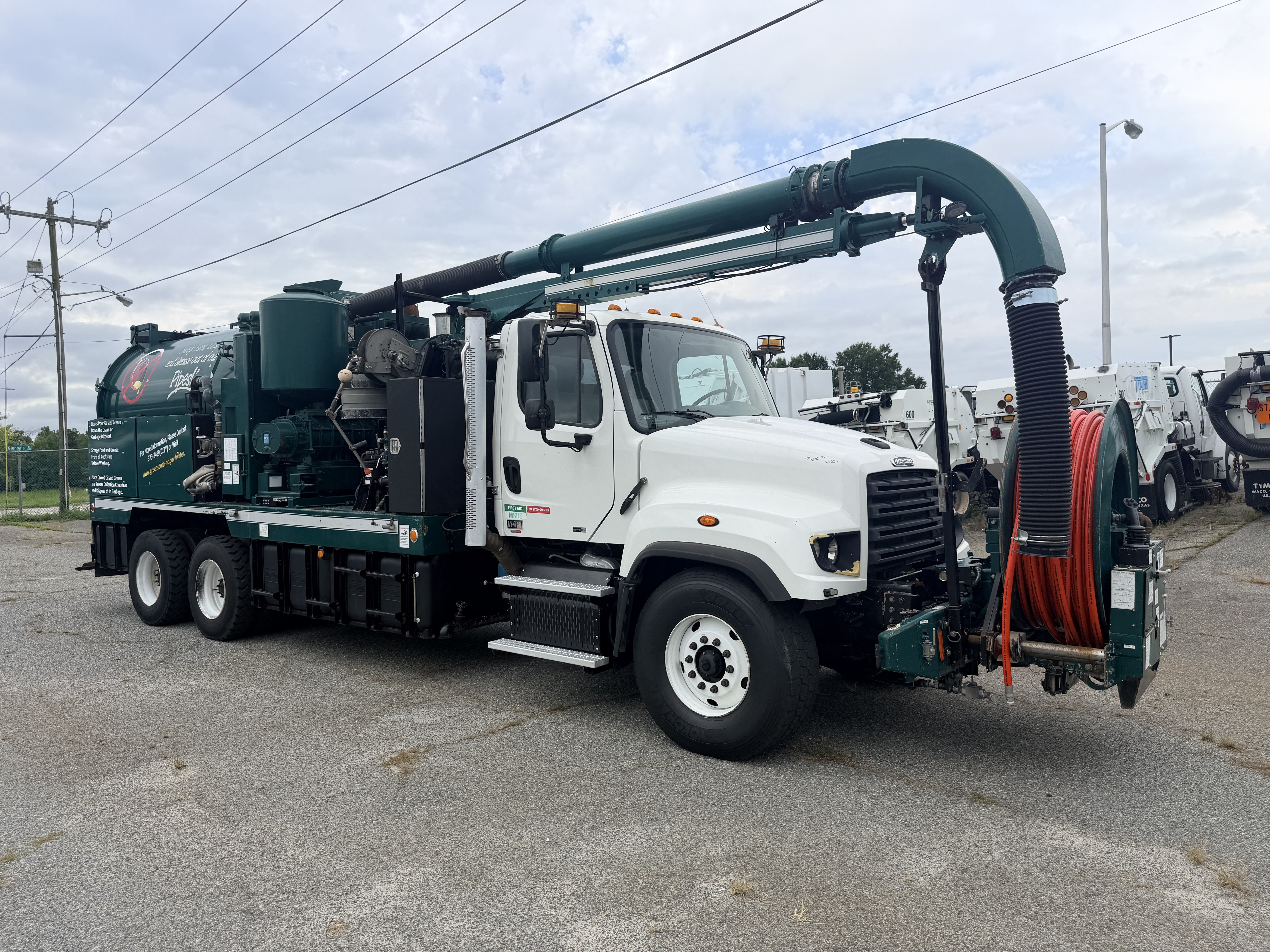 2013 Freightliner 114 SD