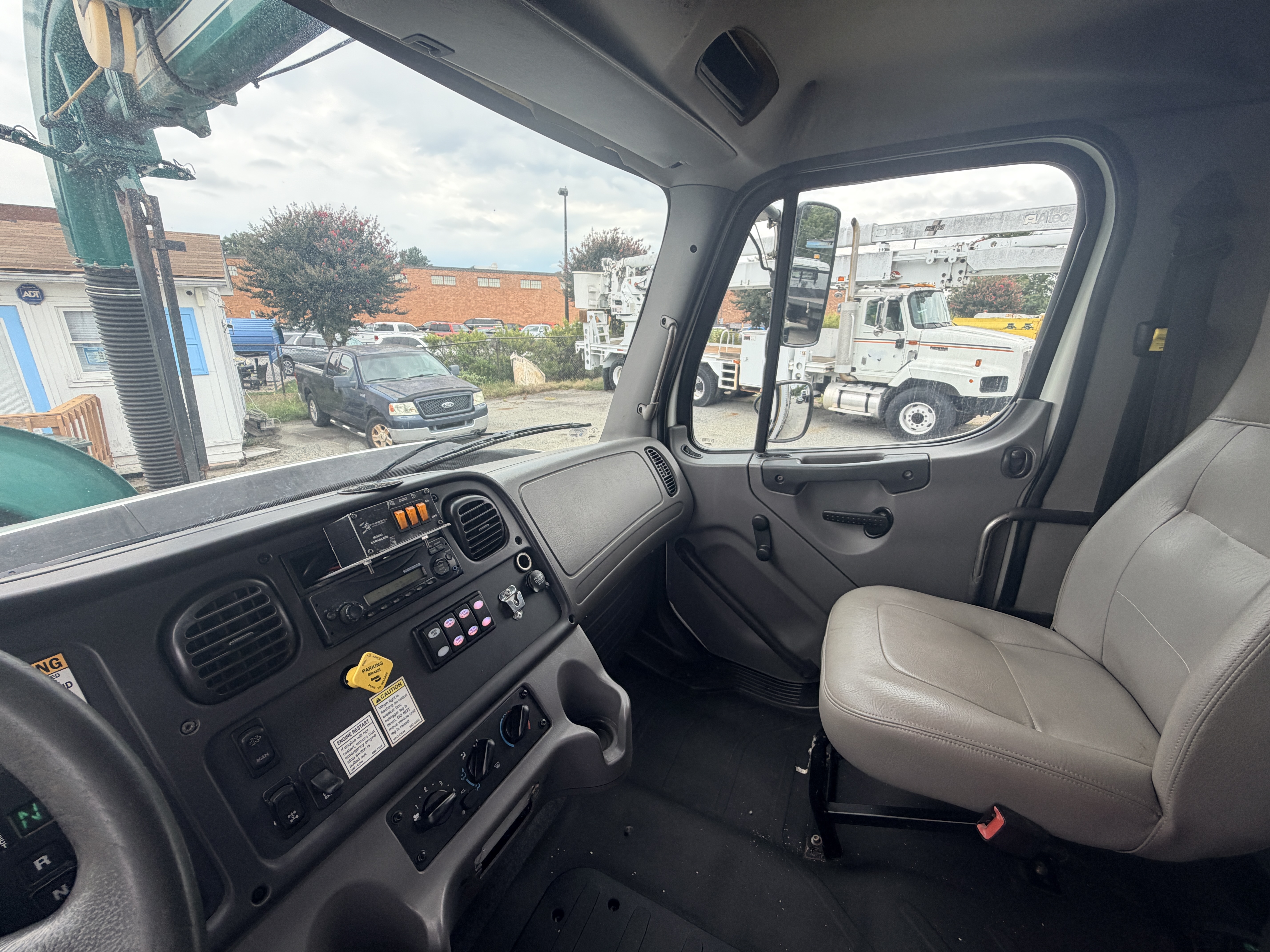 2013 Freightliner 114 SD