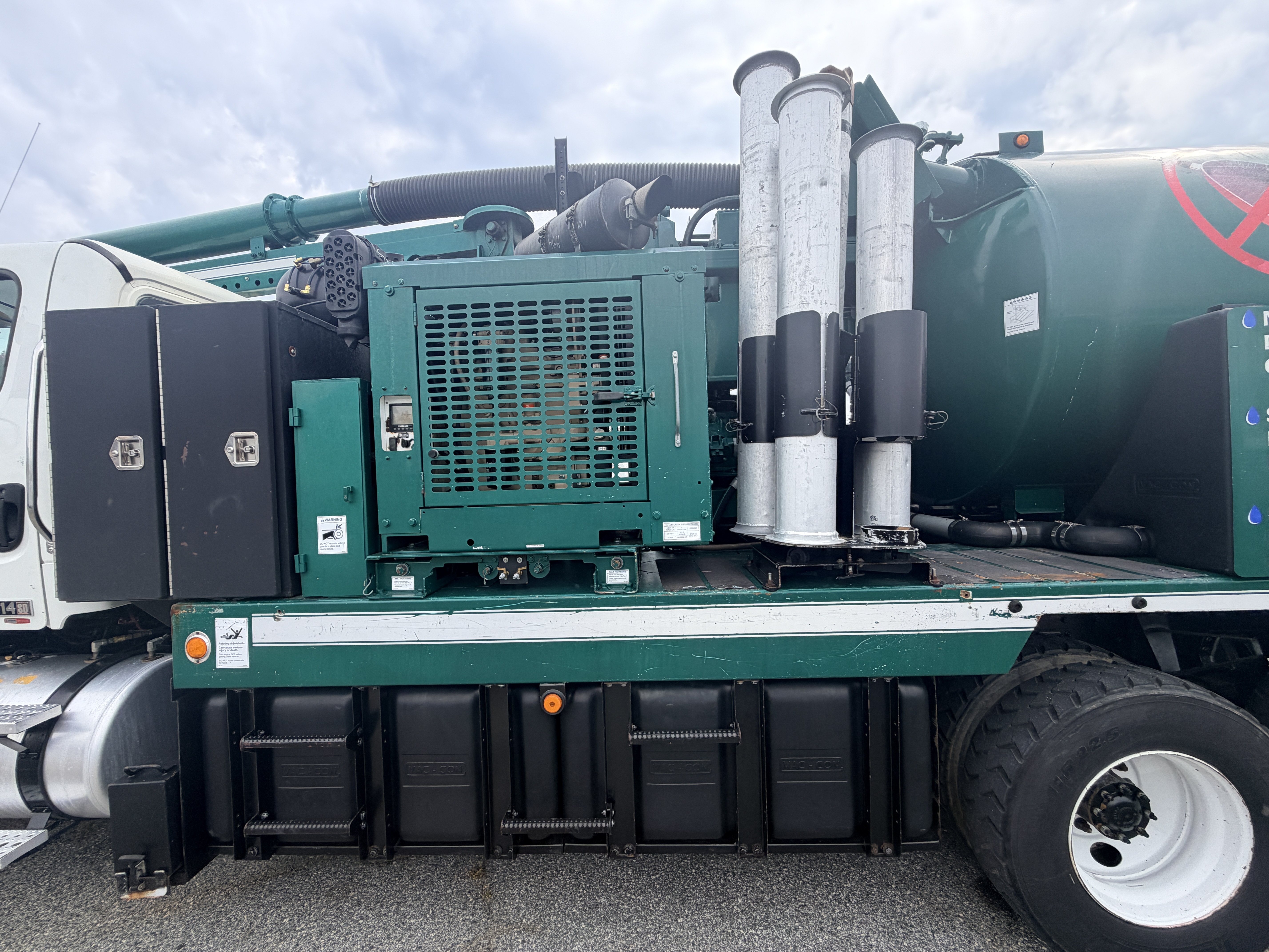 2013 Freightliner 114 SD