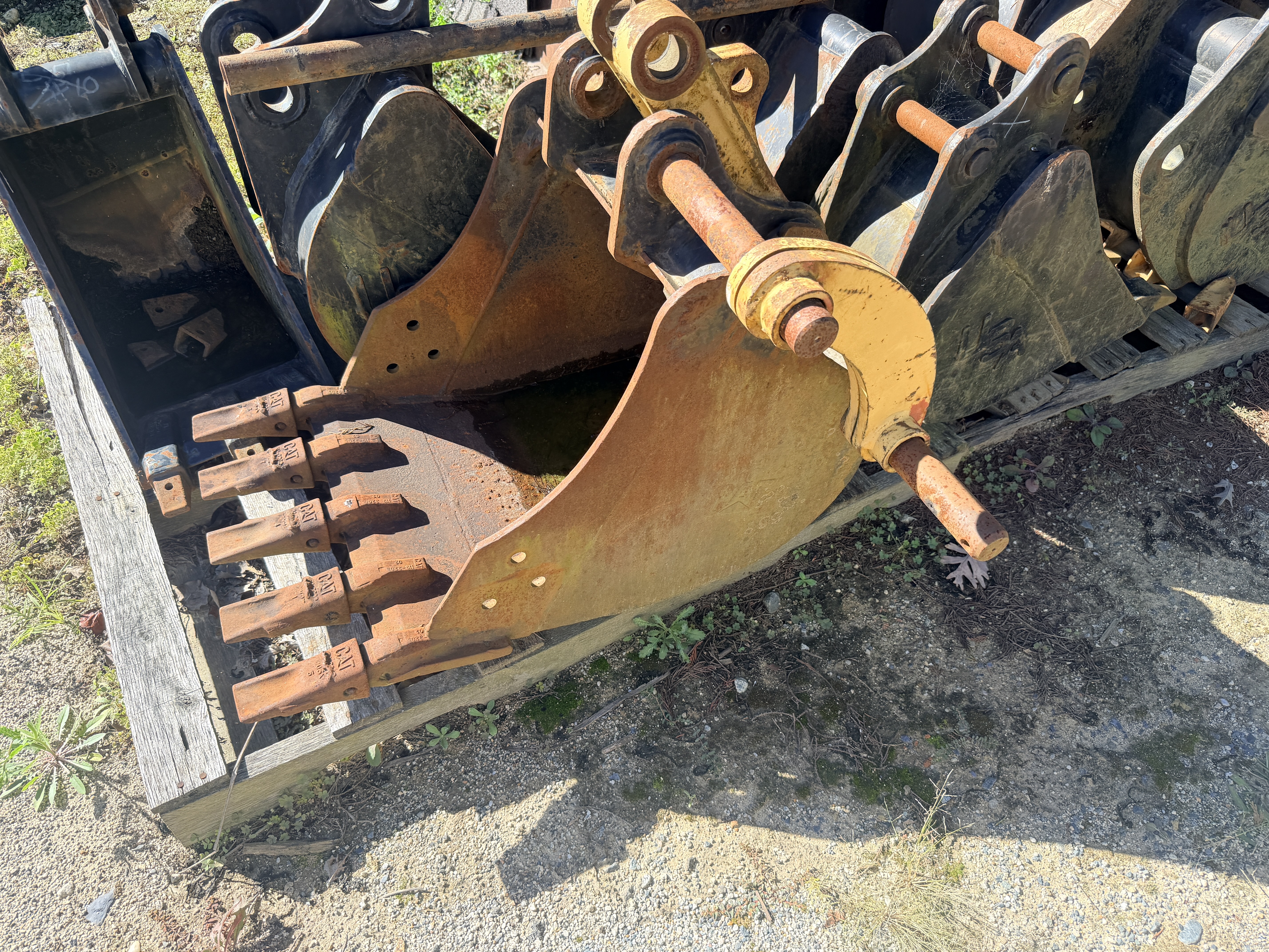 0 Caterpillar 18 inch