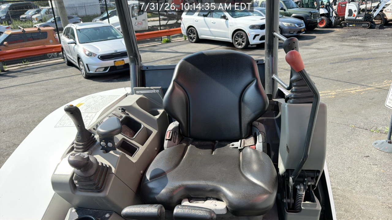 2024 Bobcat E32