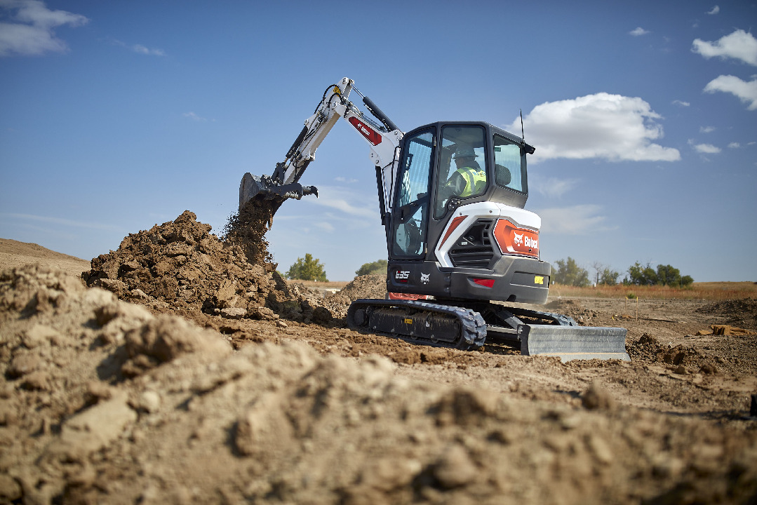 Photo of a 2026 Bobcat E35 LA HYD CLAMP
