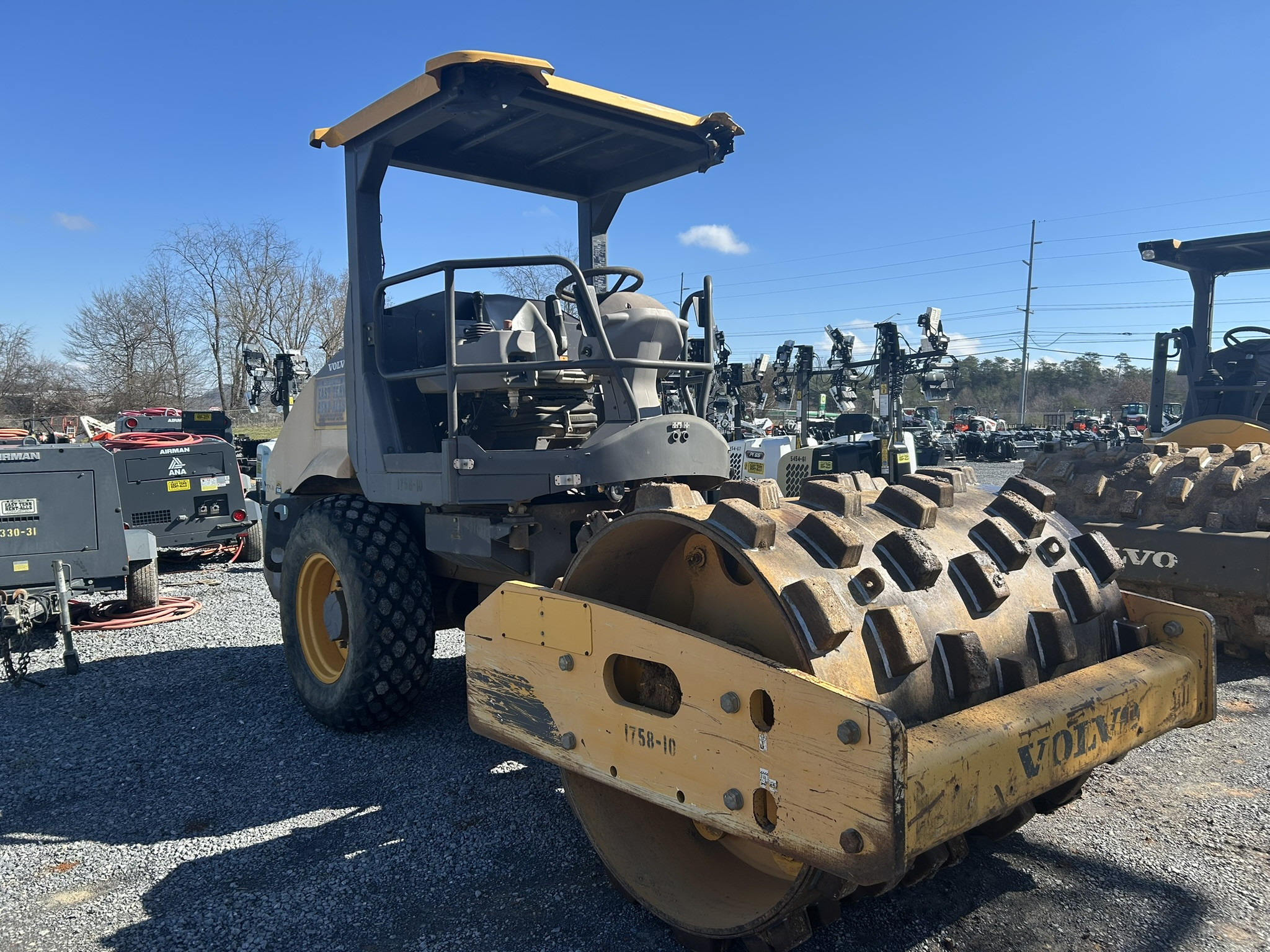 Photo of a 2015 Volvo SD75