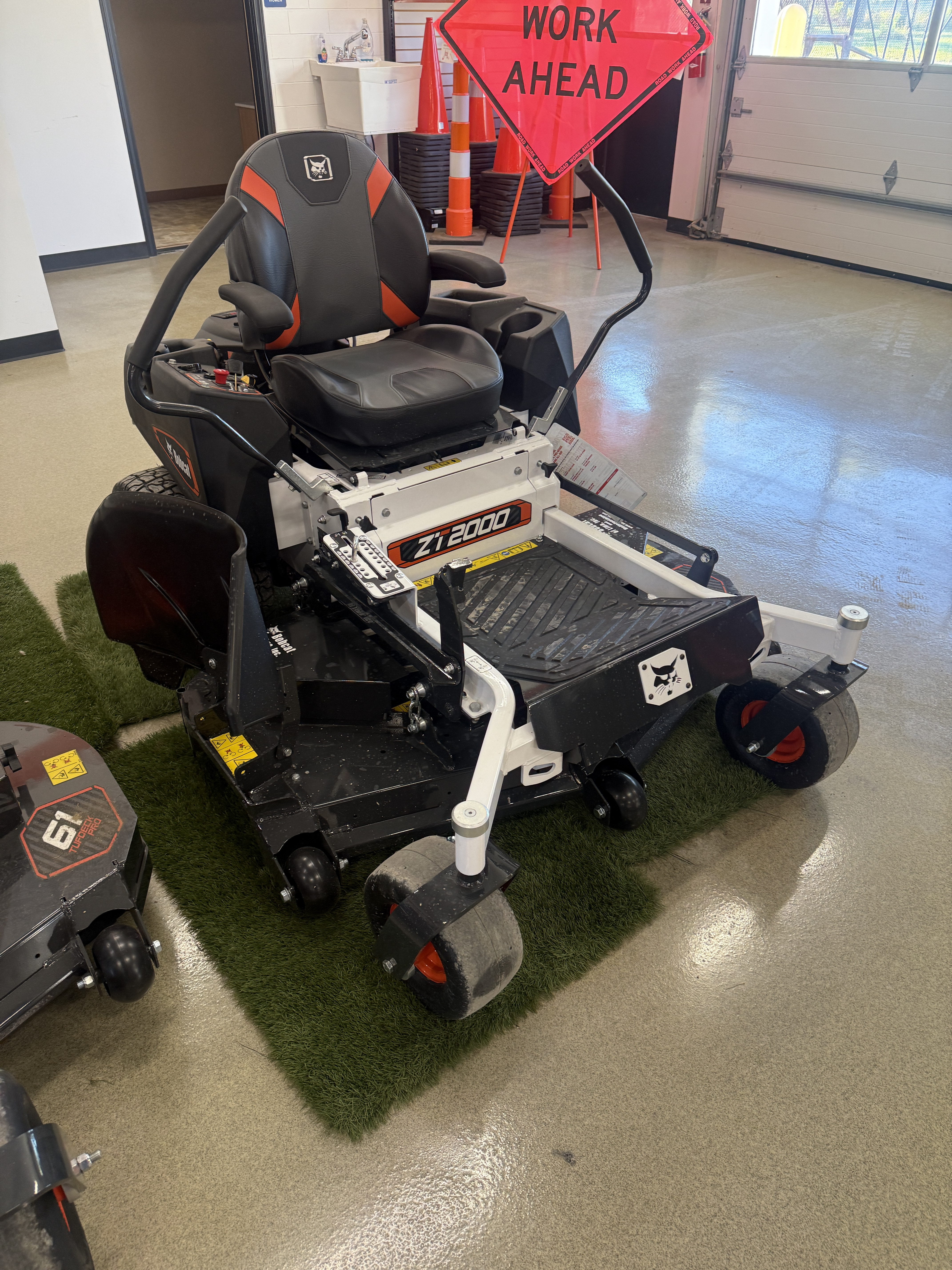 2025 Bobcat ZT2000 - 52" DECK