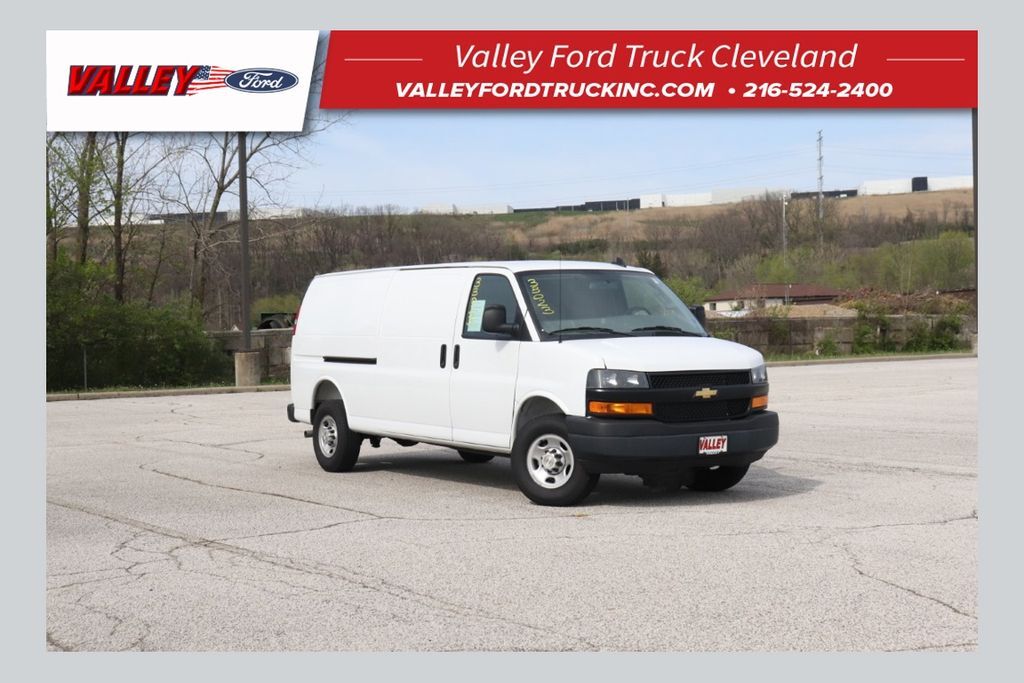 2023 Chevrolet Express 2500 Work Van HD's photo