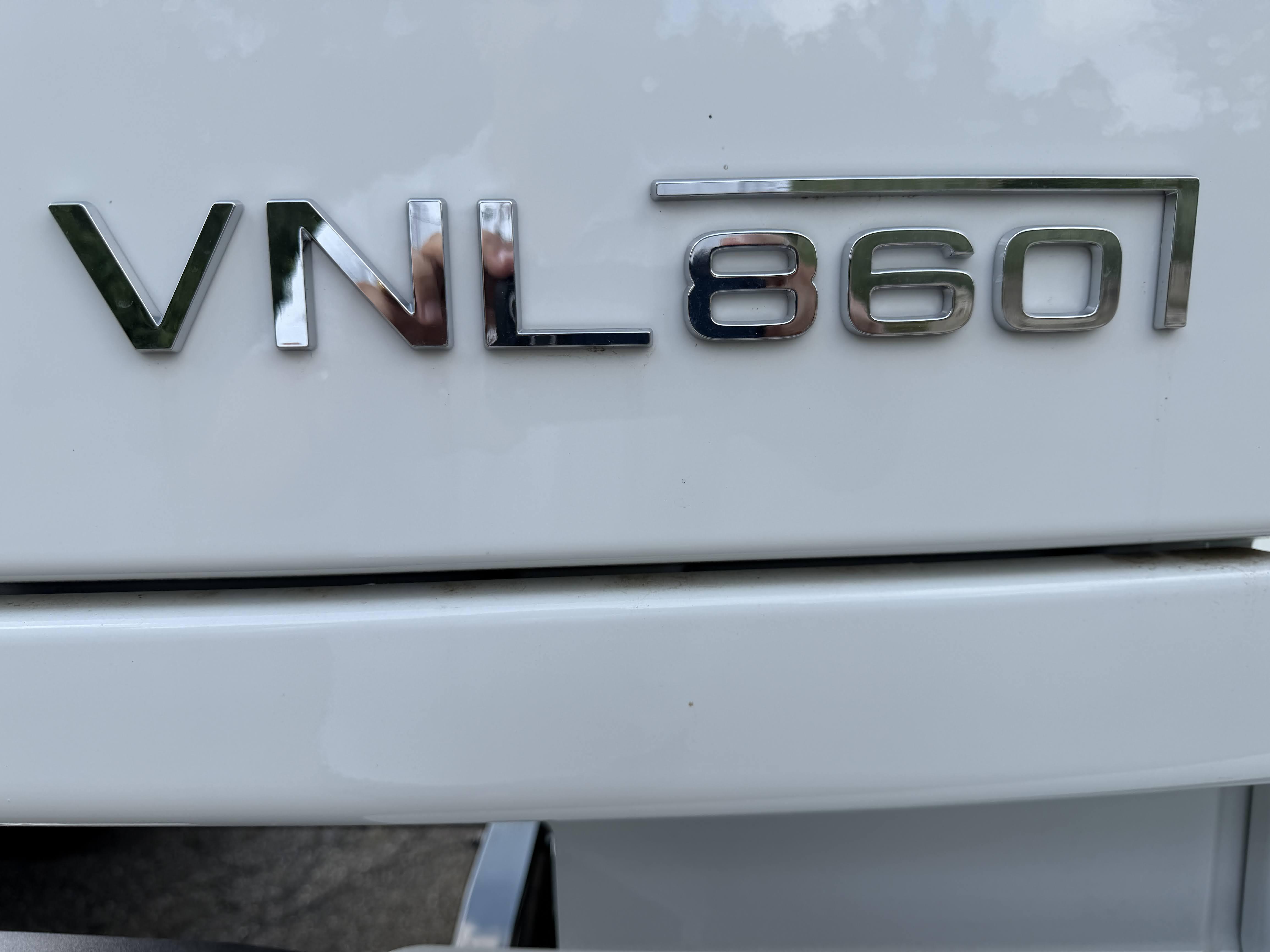 2027 Volvo VNL64T860