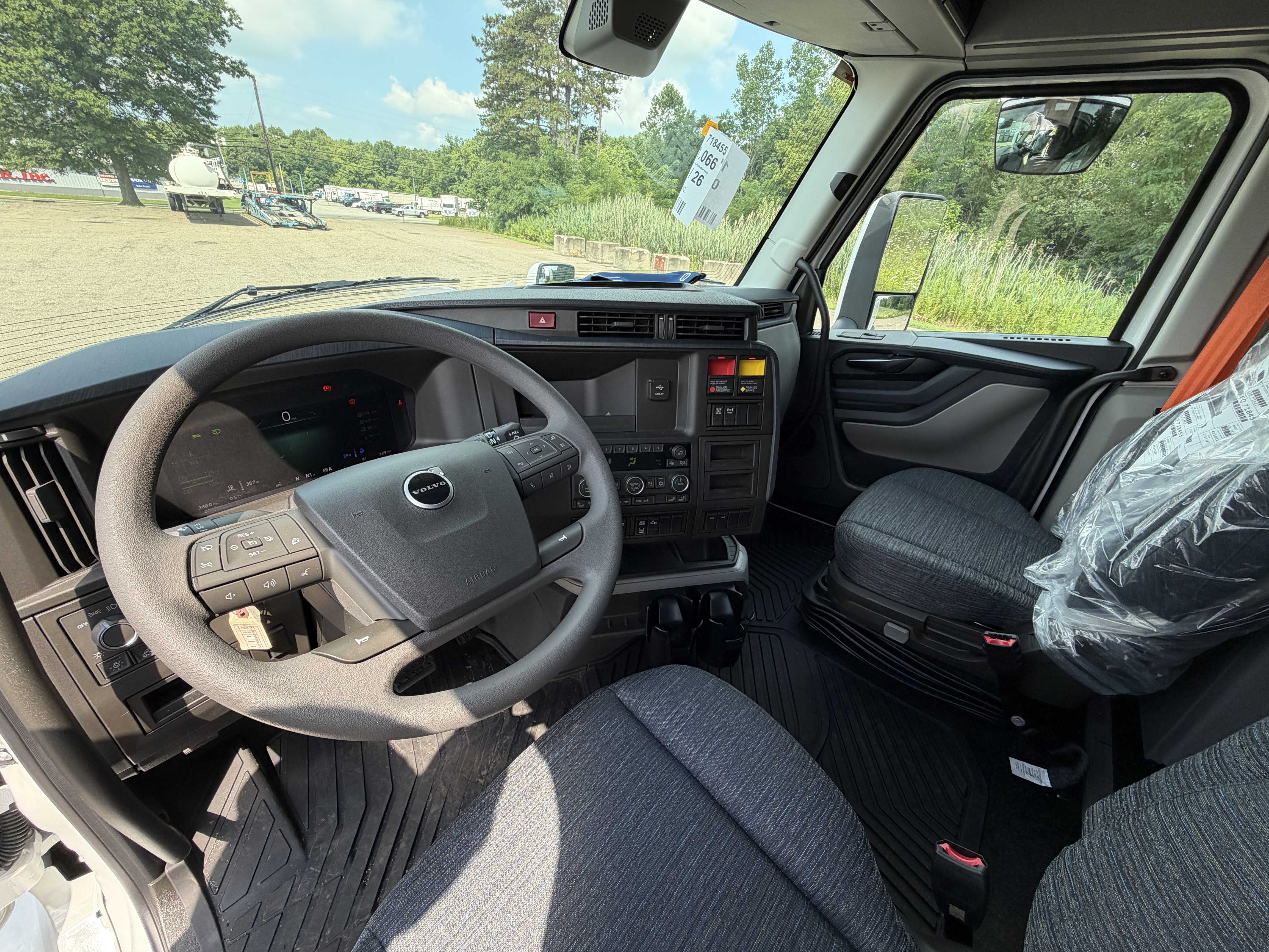 2027 Volvo VNL64T860