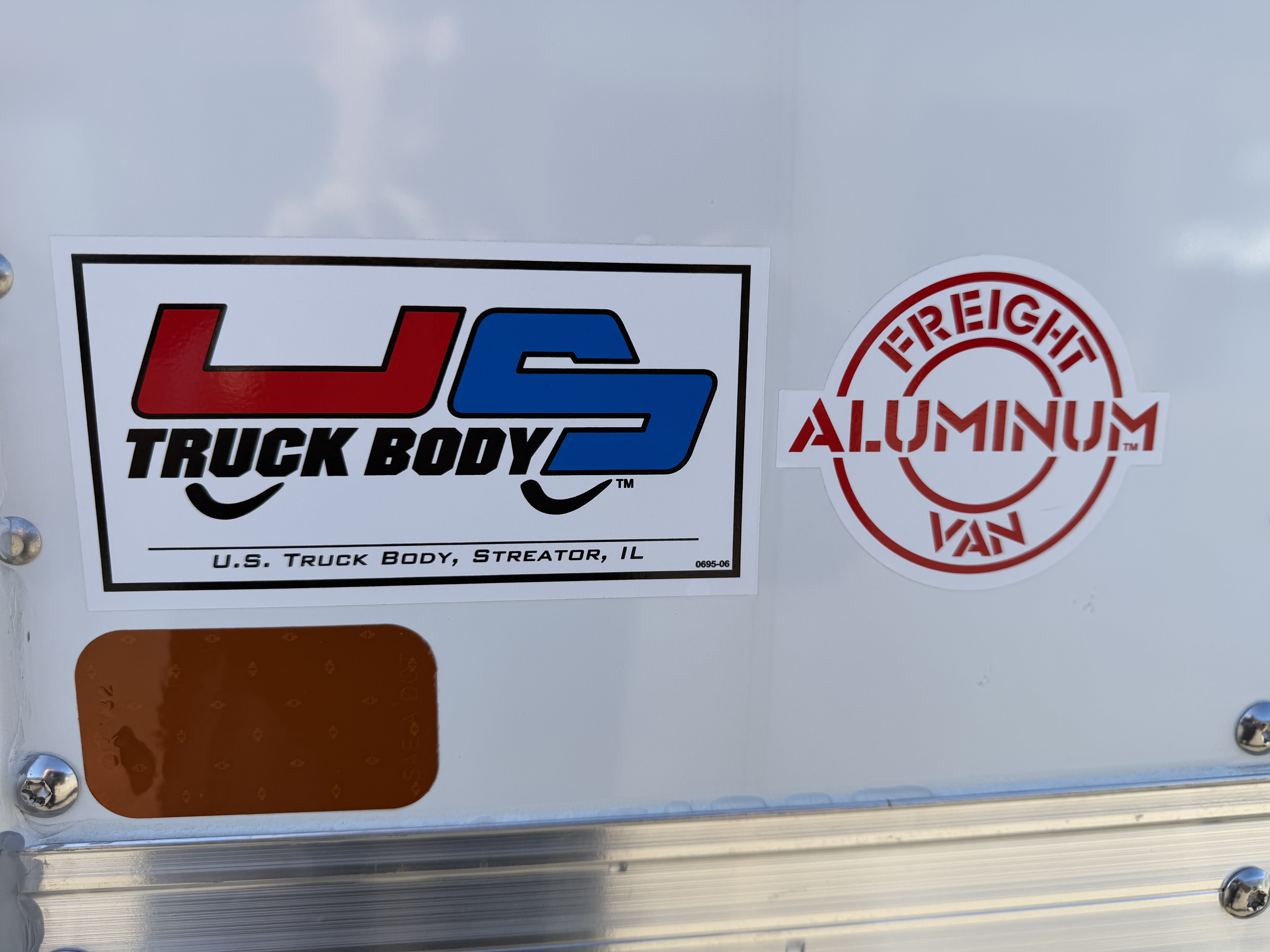 2027 Mack MD6