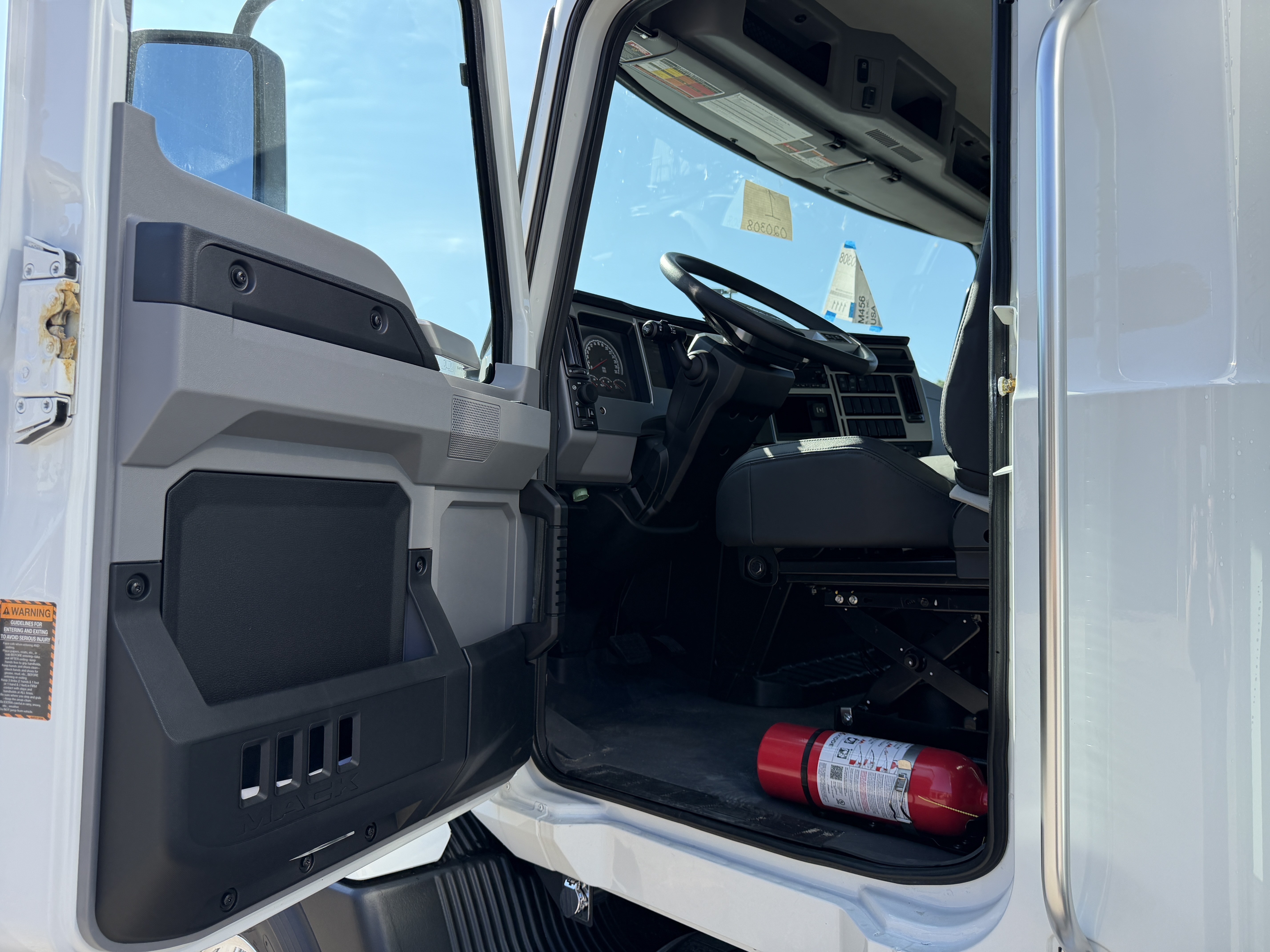 2027 Mack MD6