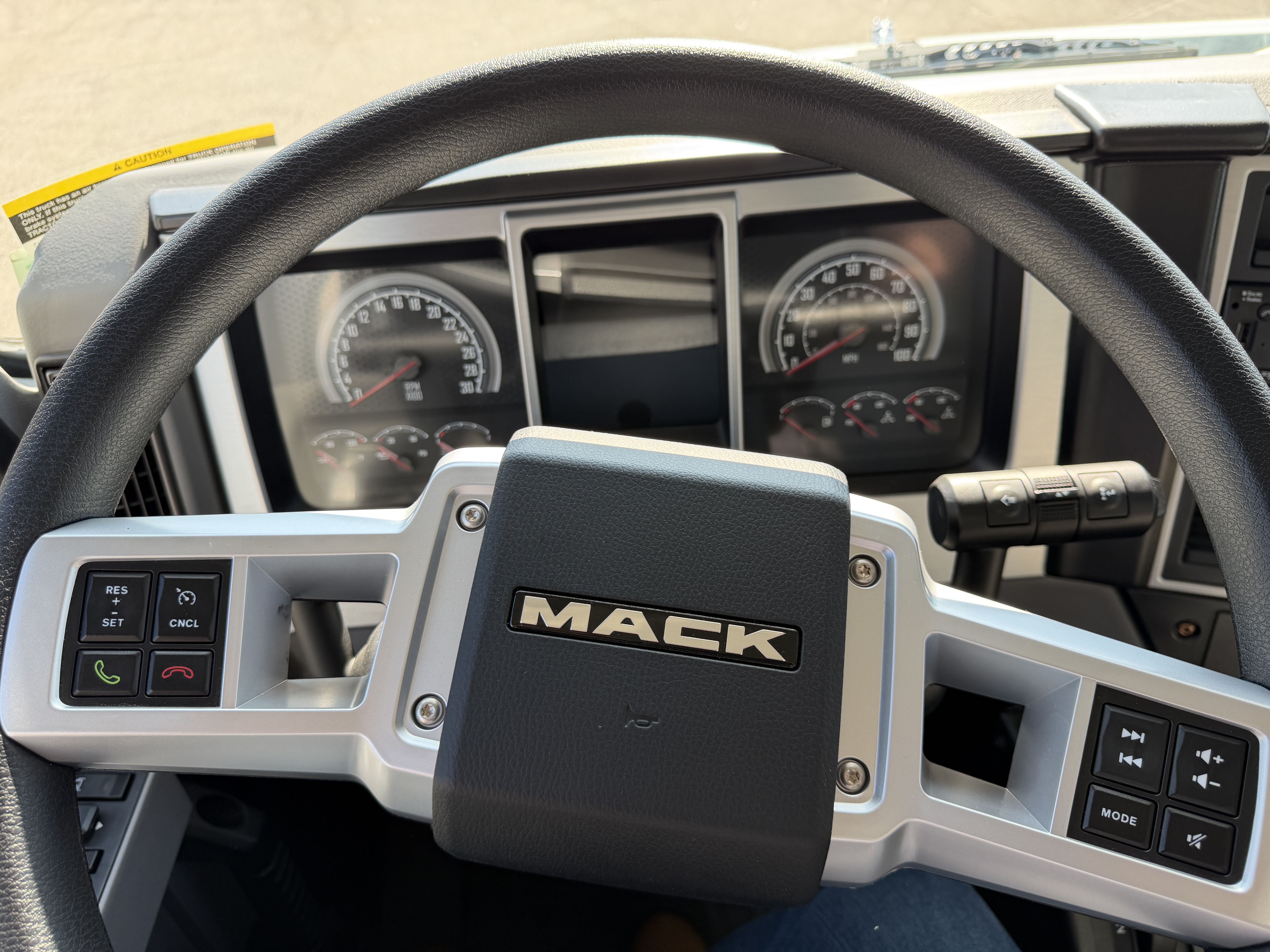 2027 Mack MD6