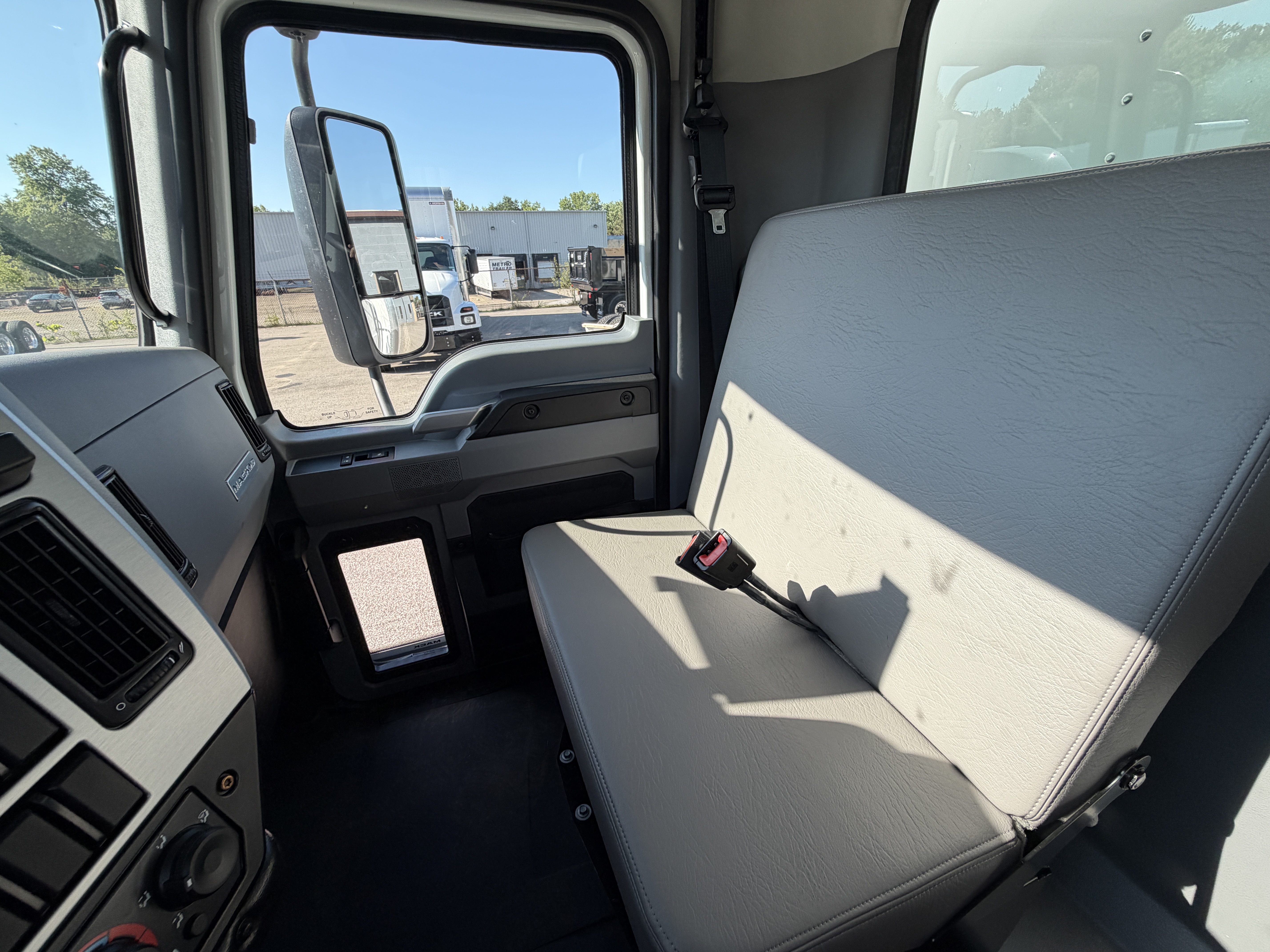2027 Mack MD6