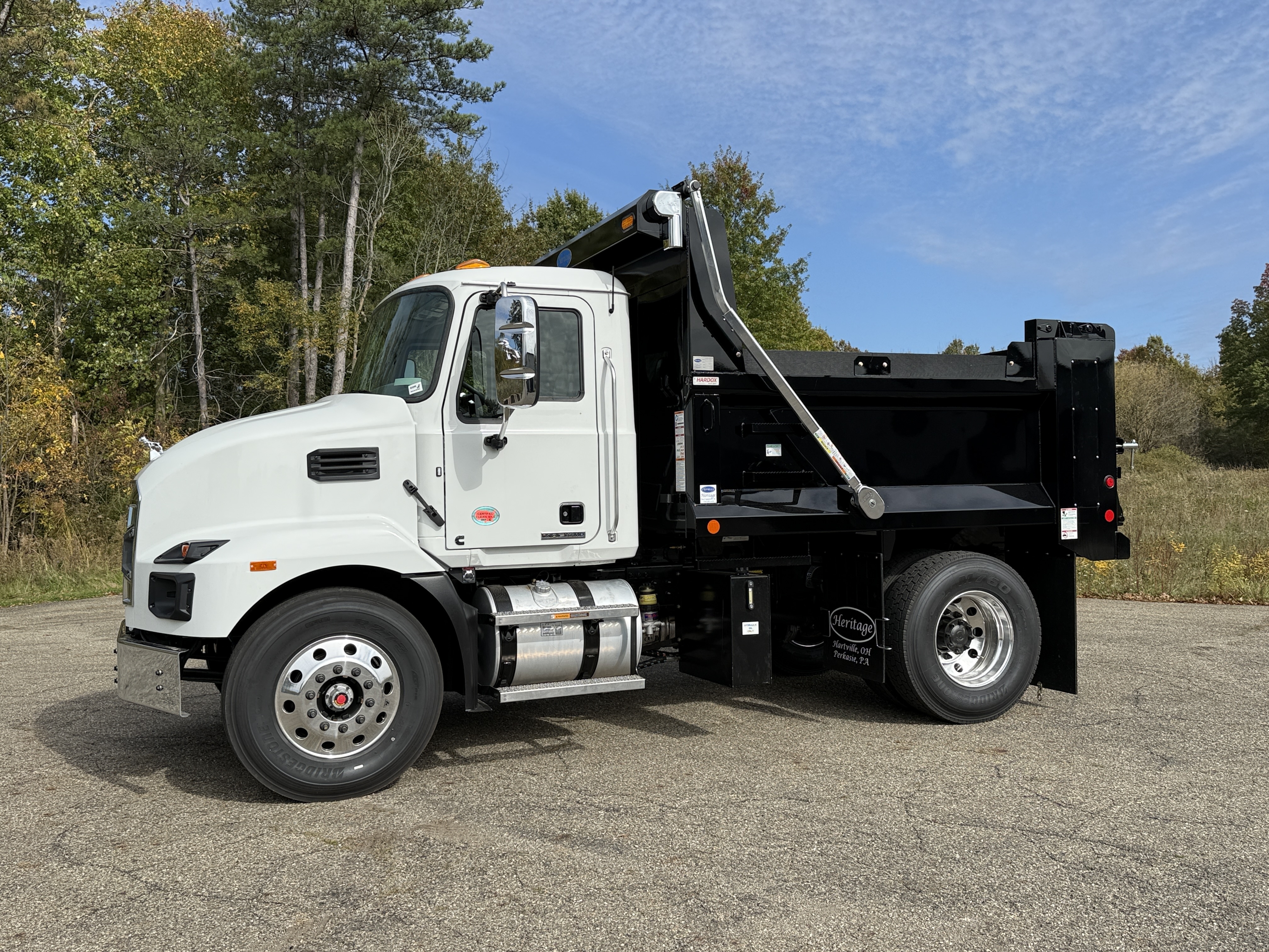 2027 Mack MD7
