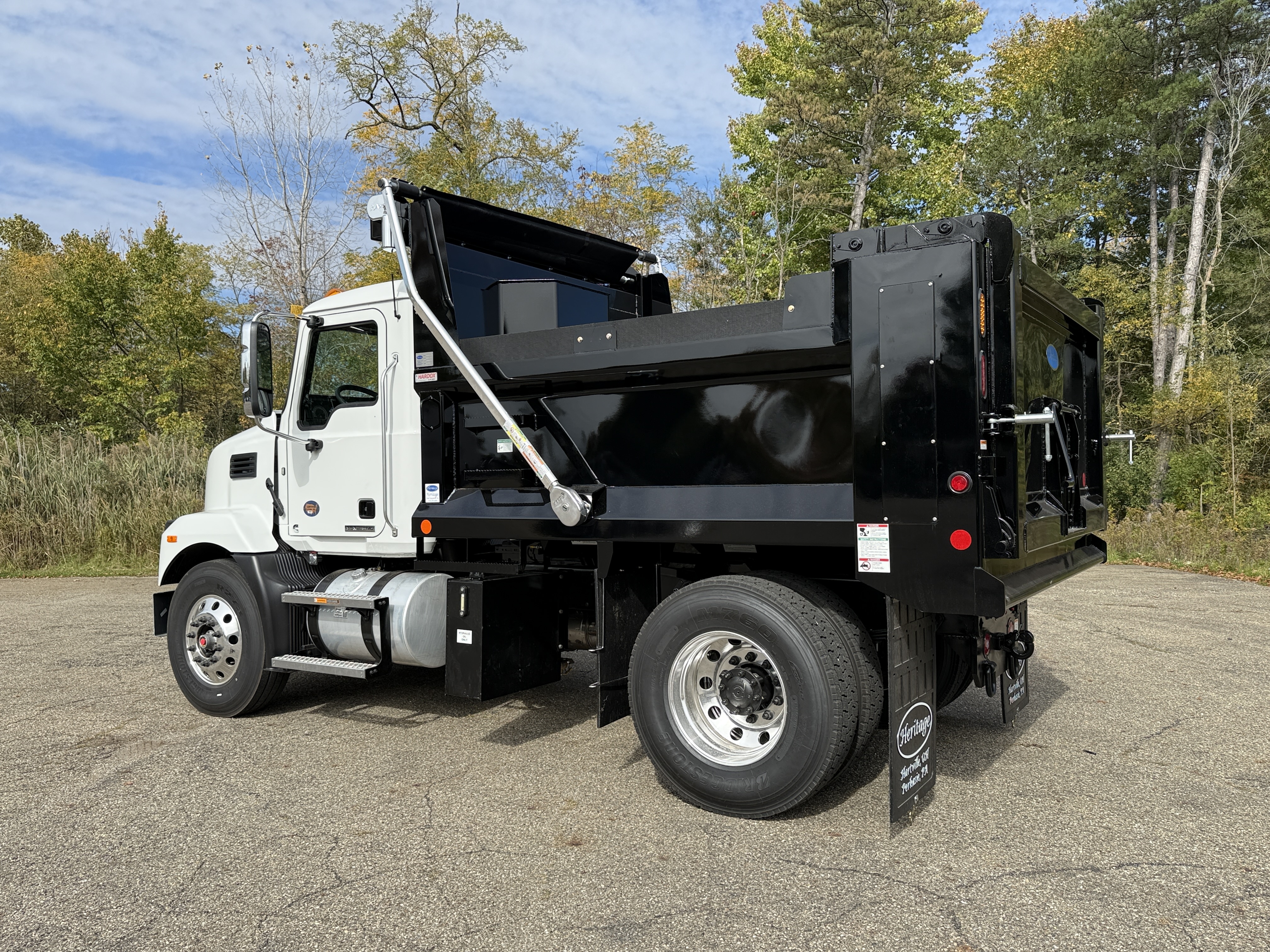 2027 Mack MD7