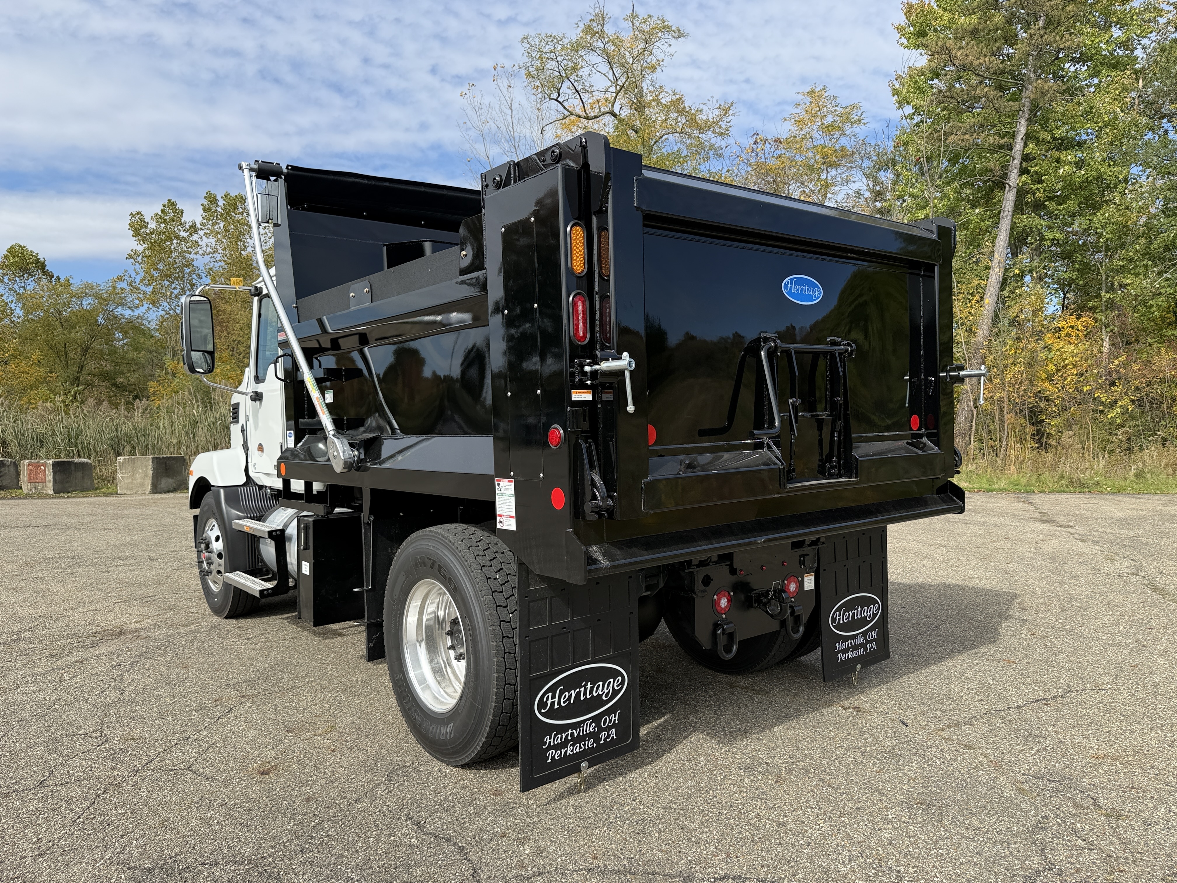 2027 Mack MD7