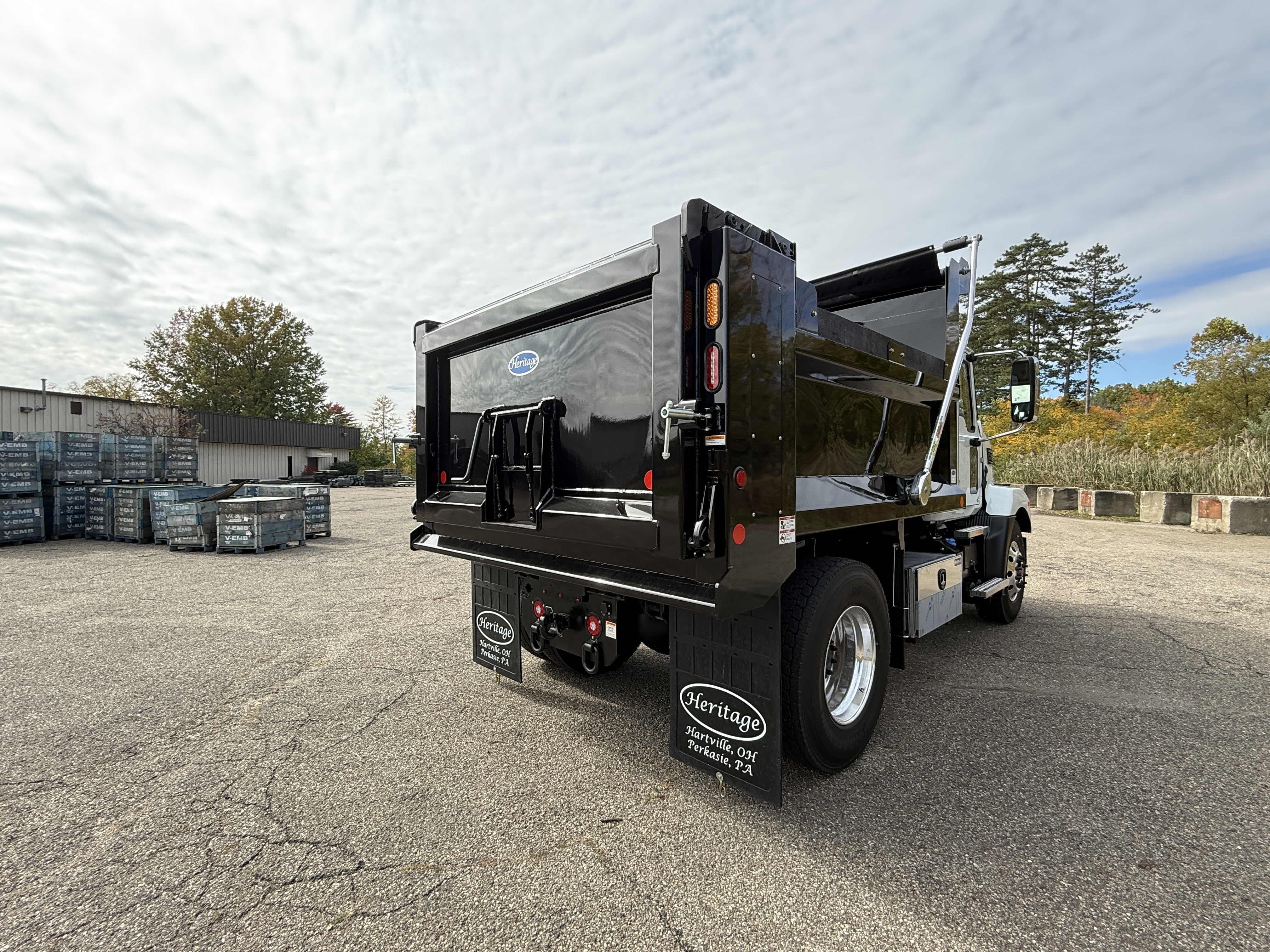 2027 Mack MD7