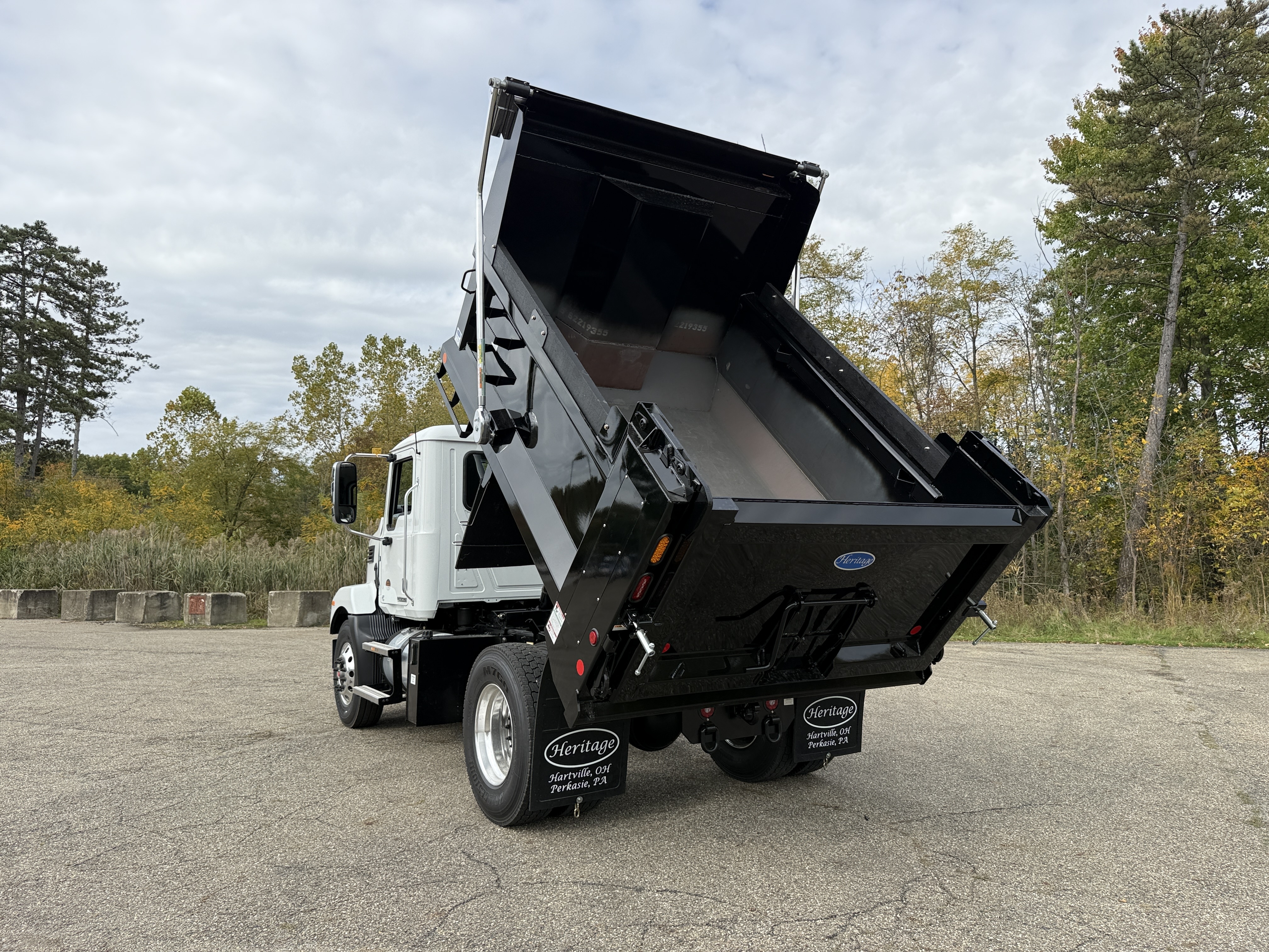2027 Mack MD7