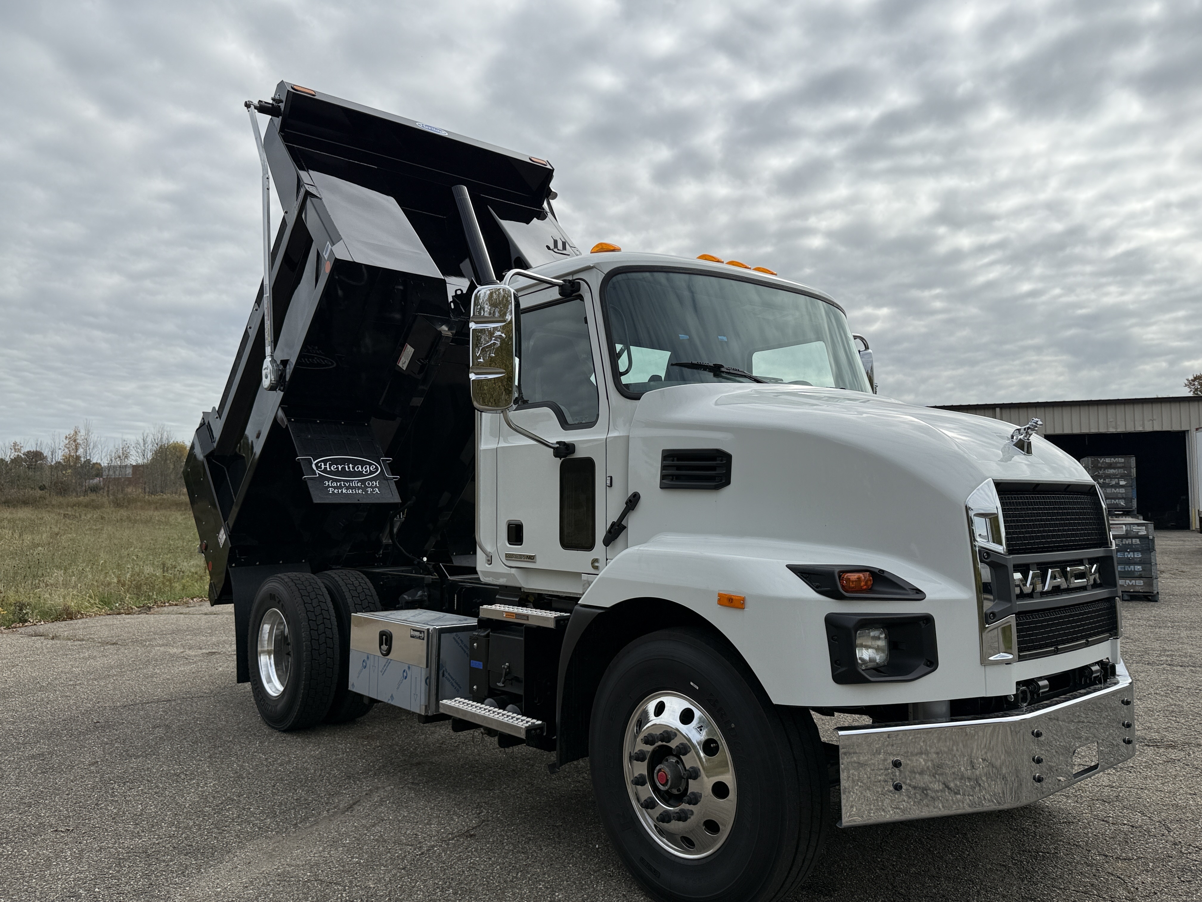 2027 Mack MD7