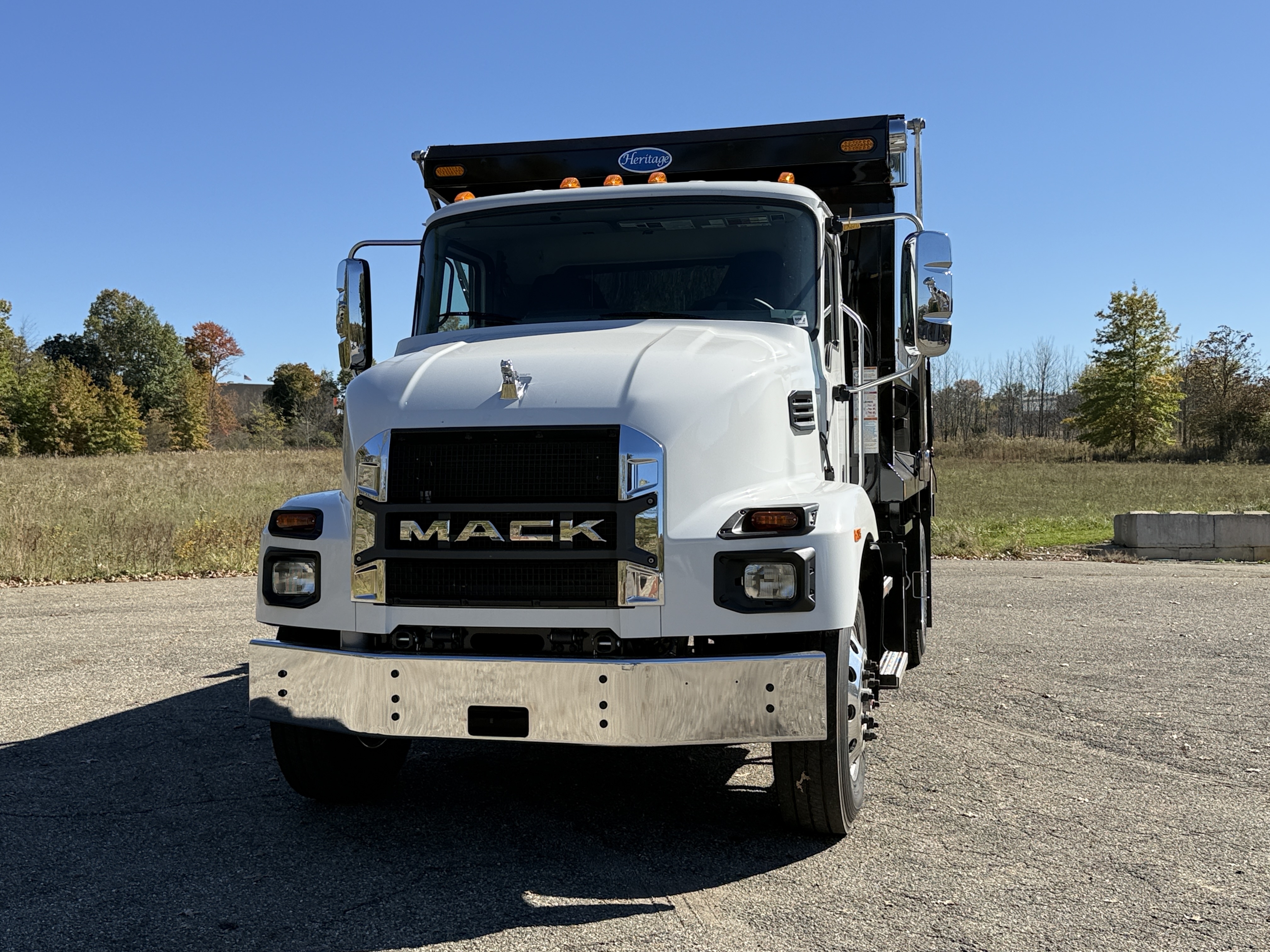 2027 Mack MD7
