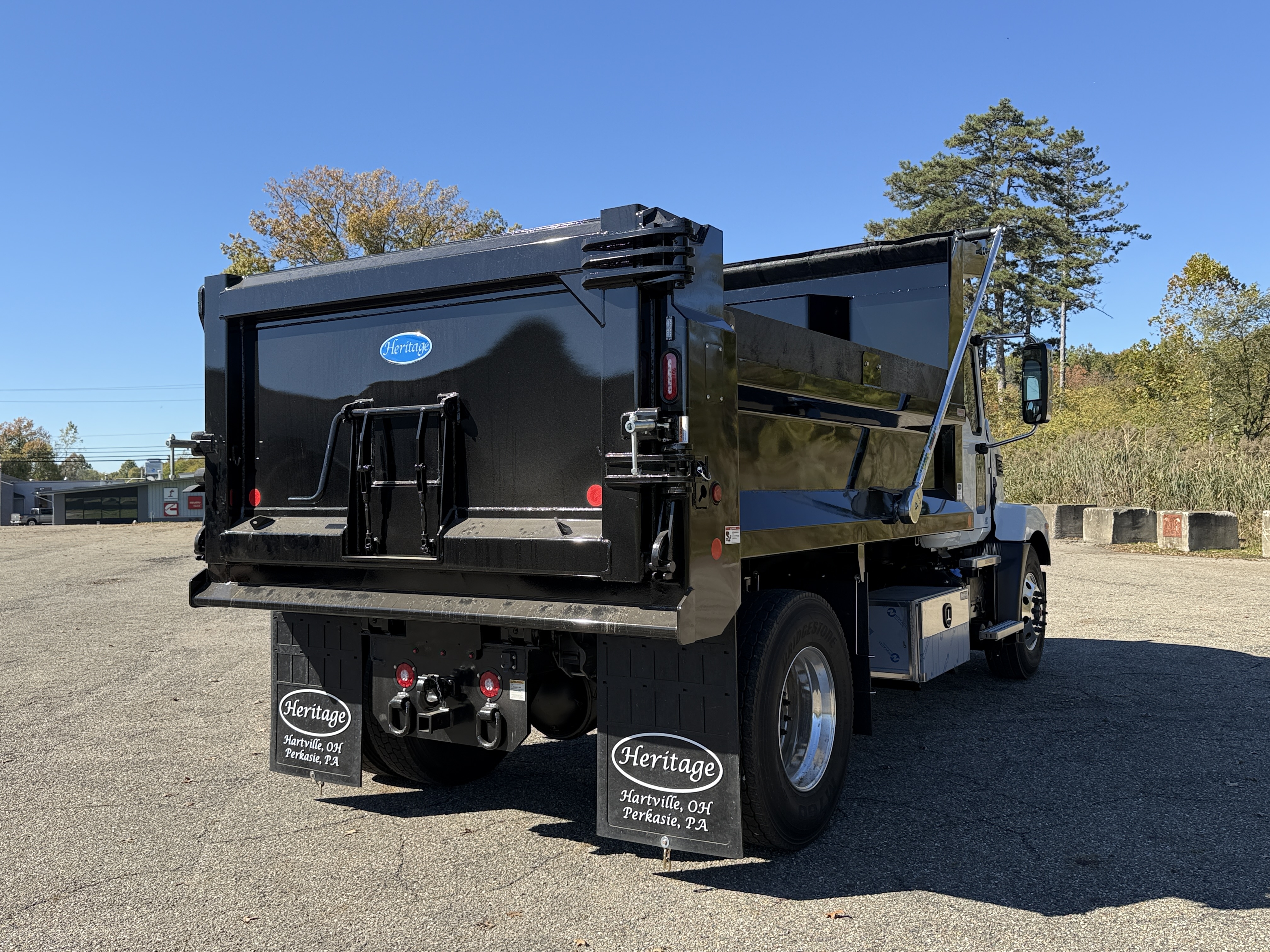 2027 Mack MD7