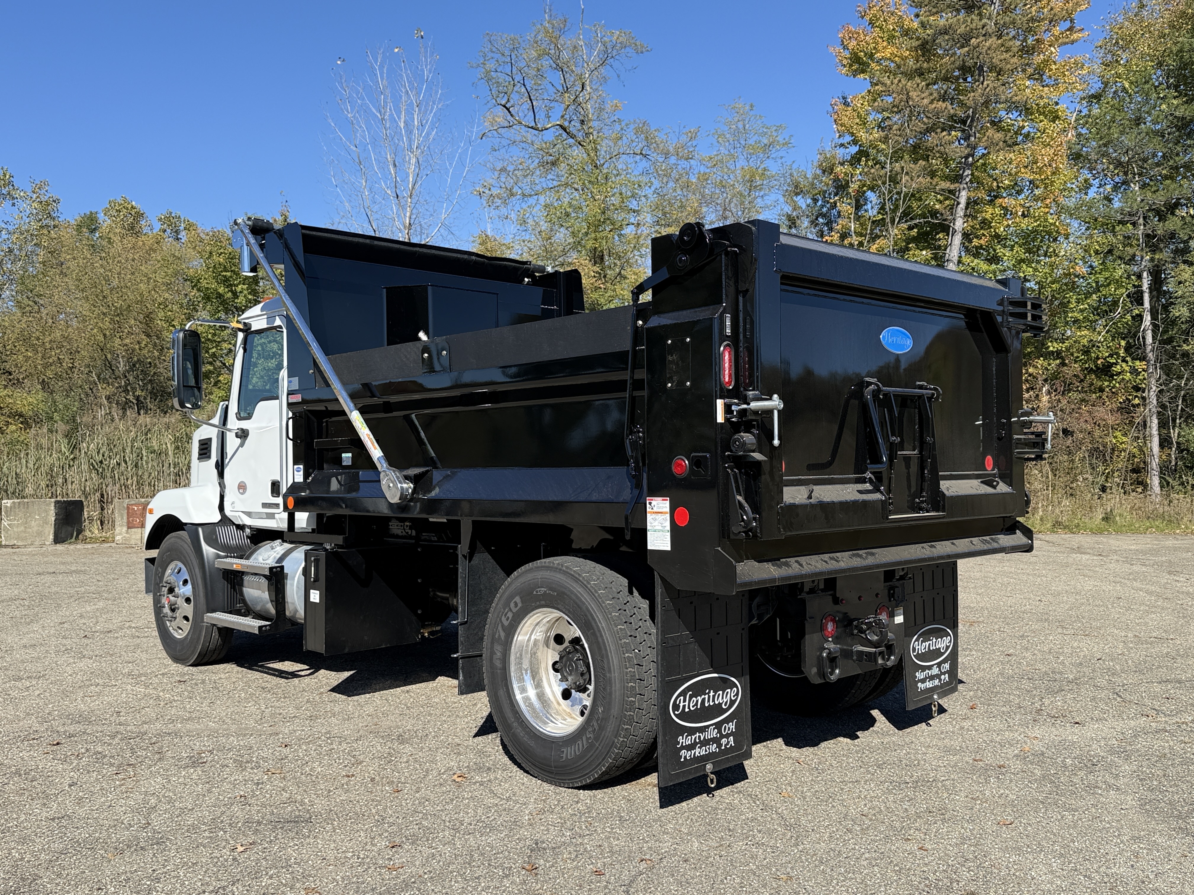2027 Mack MD7