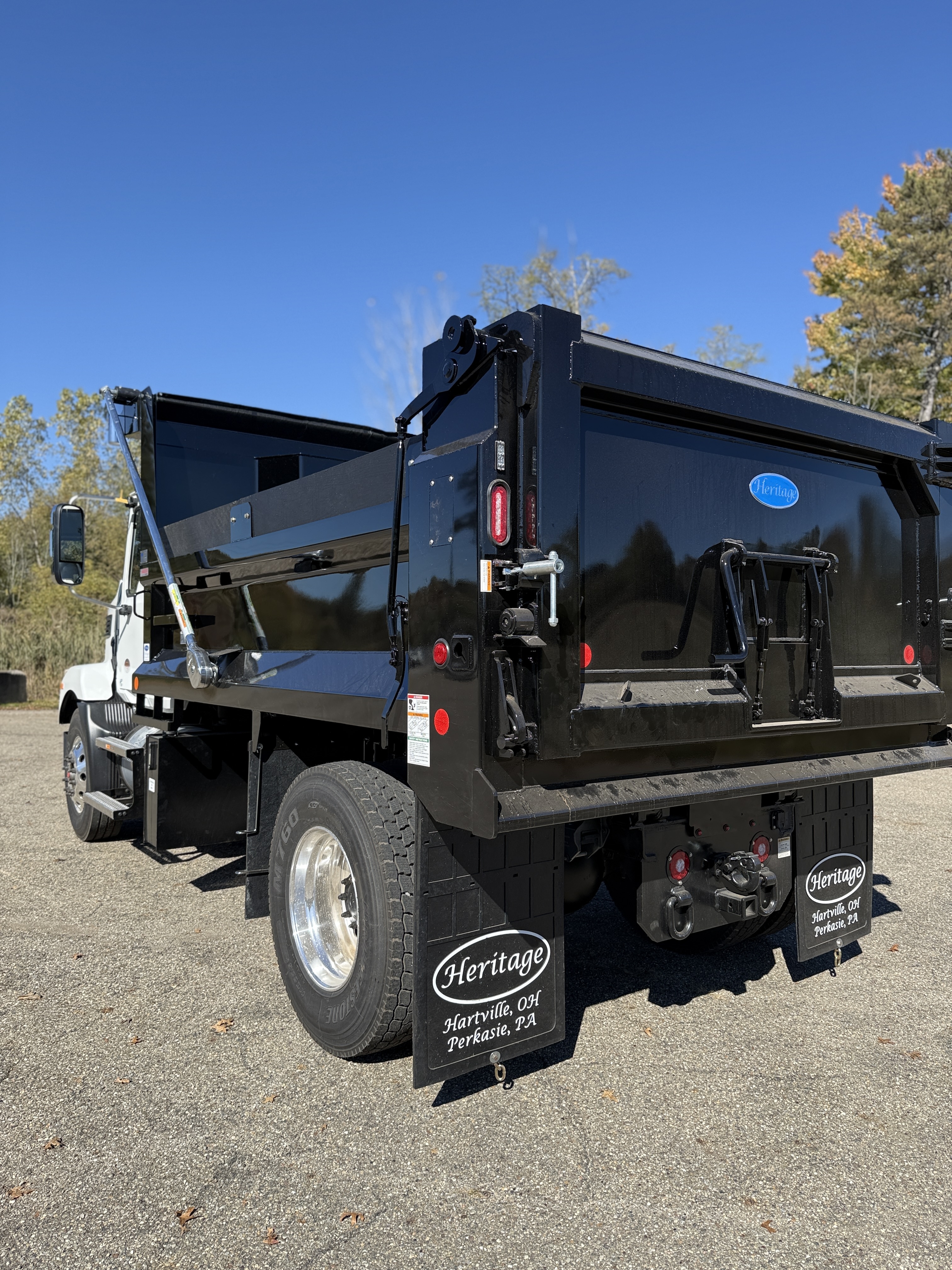2027 Mack MD7