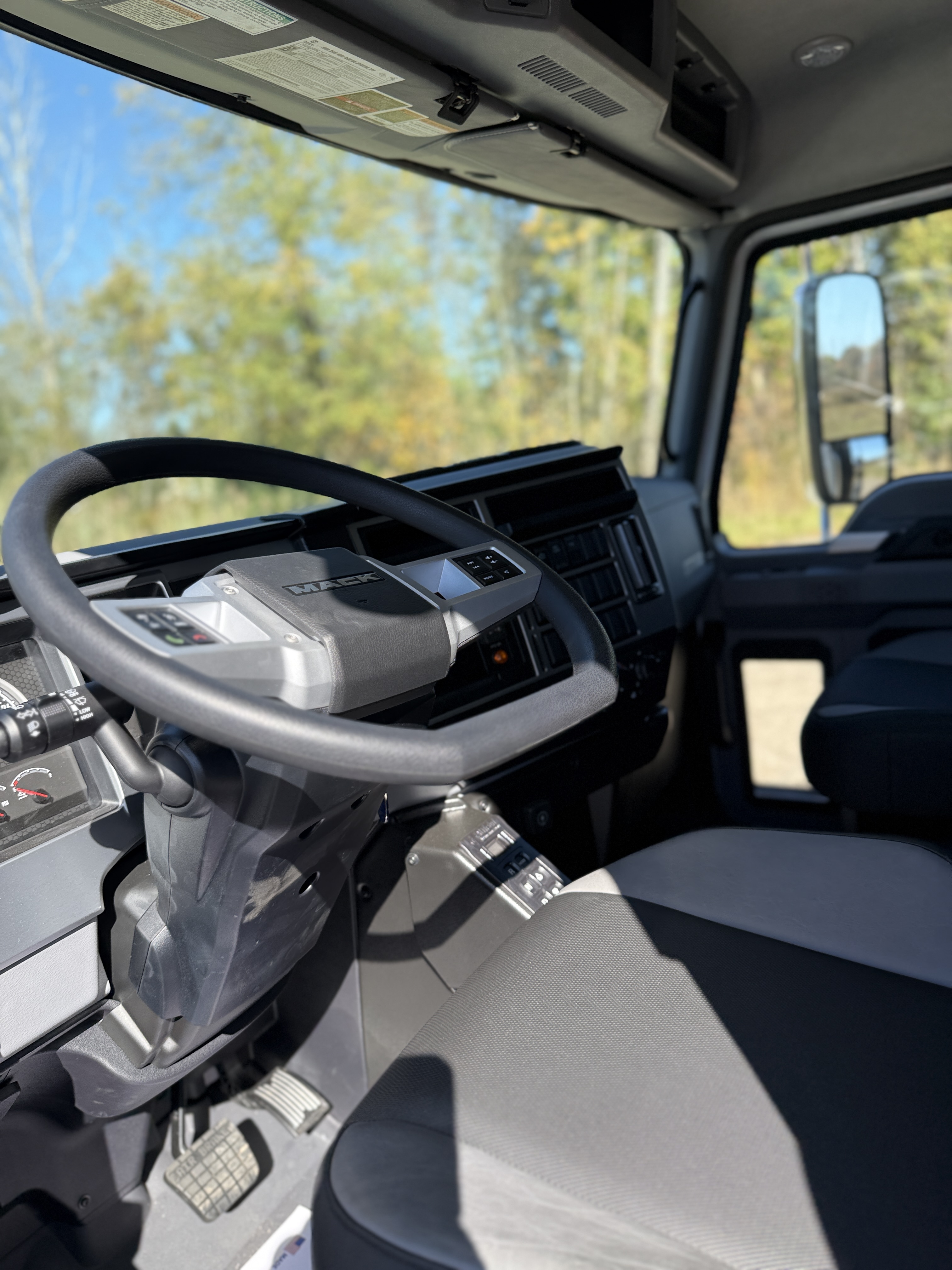 2027 Mack MD7