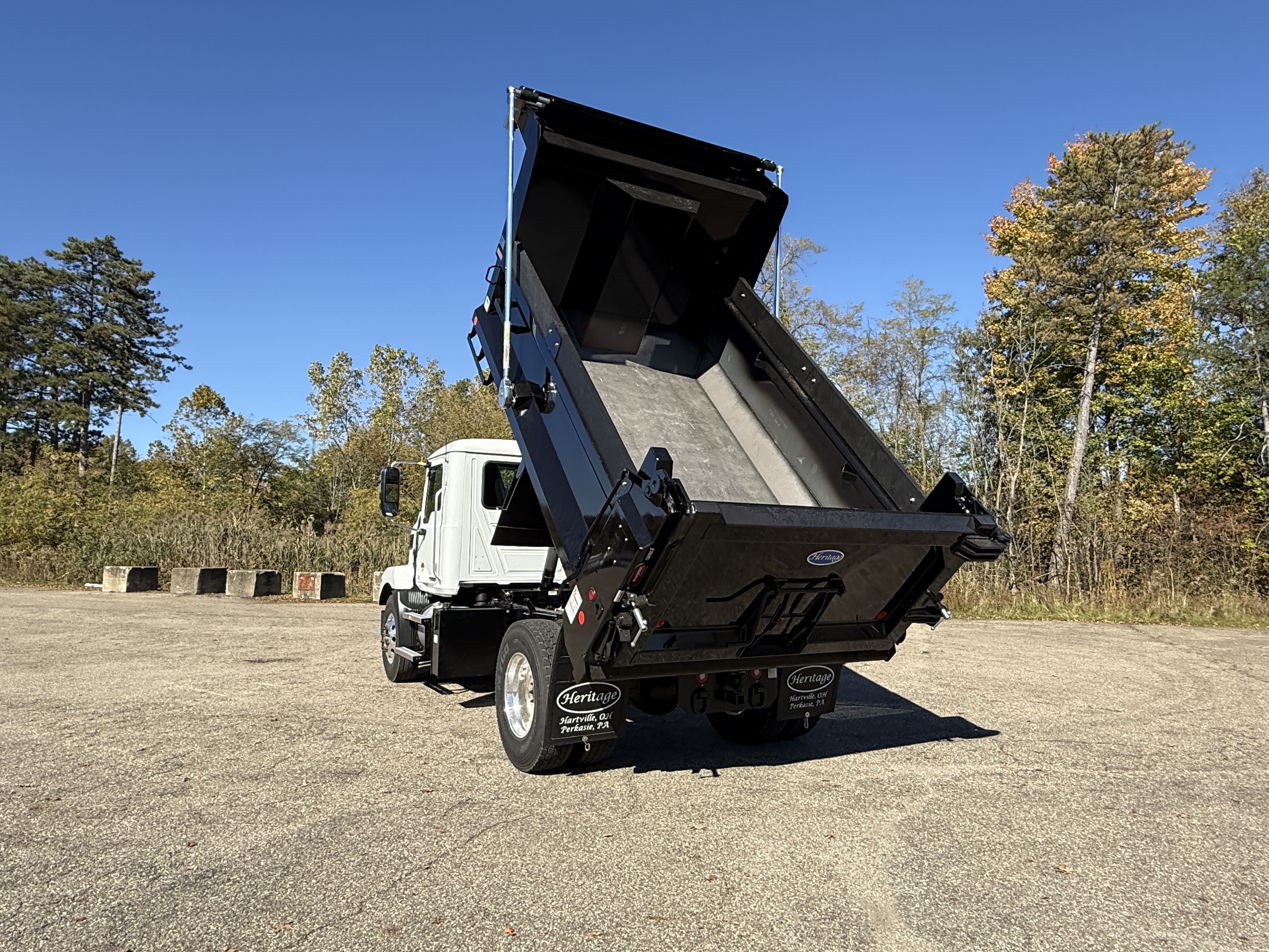 2027 Mack MD7