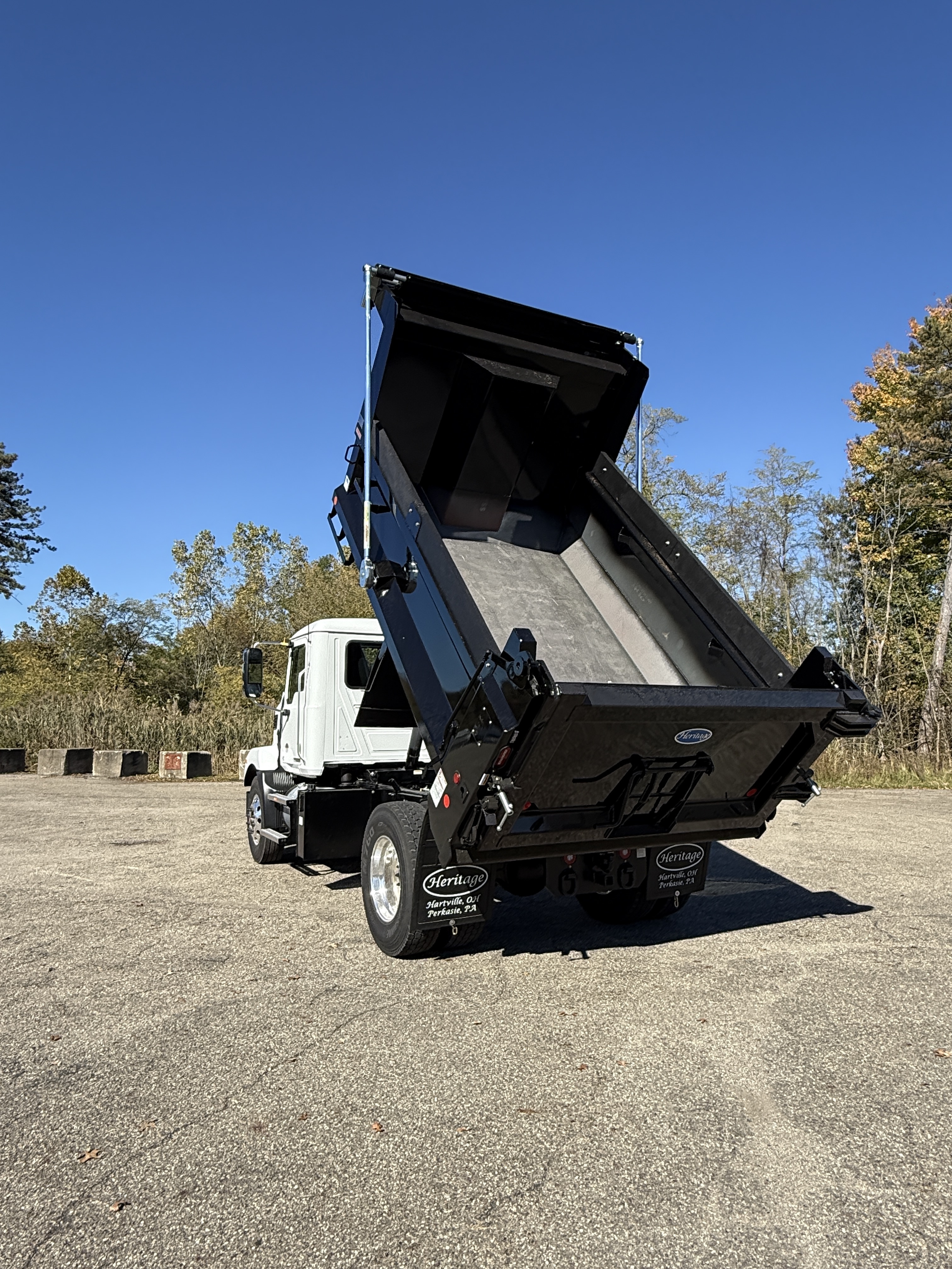 2027 Mack MD7