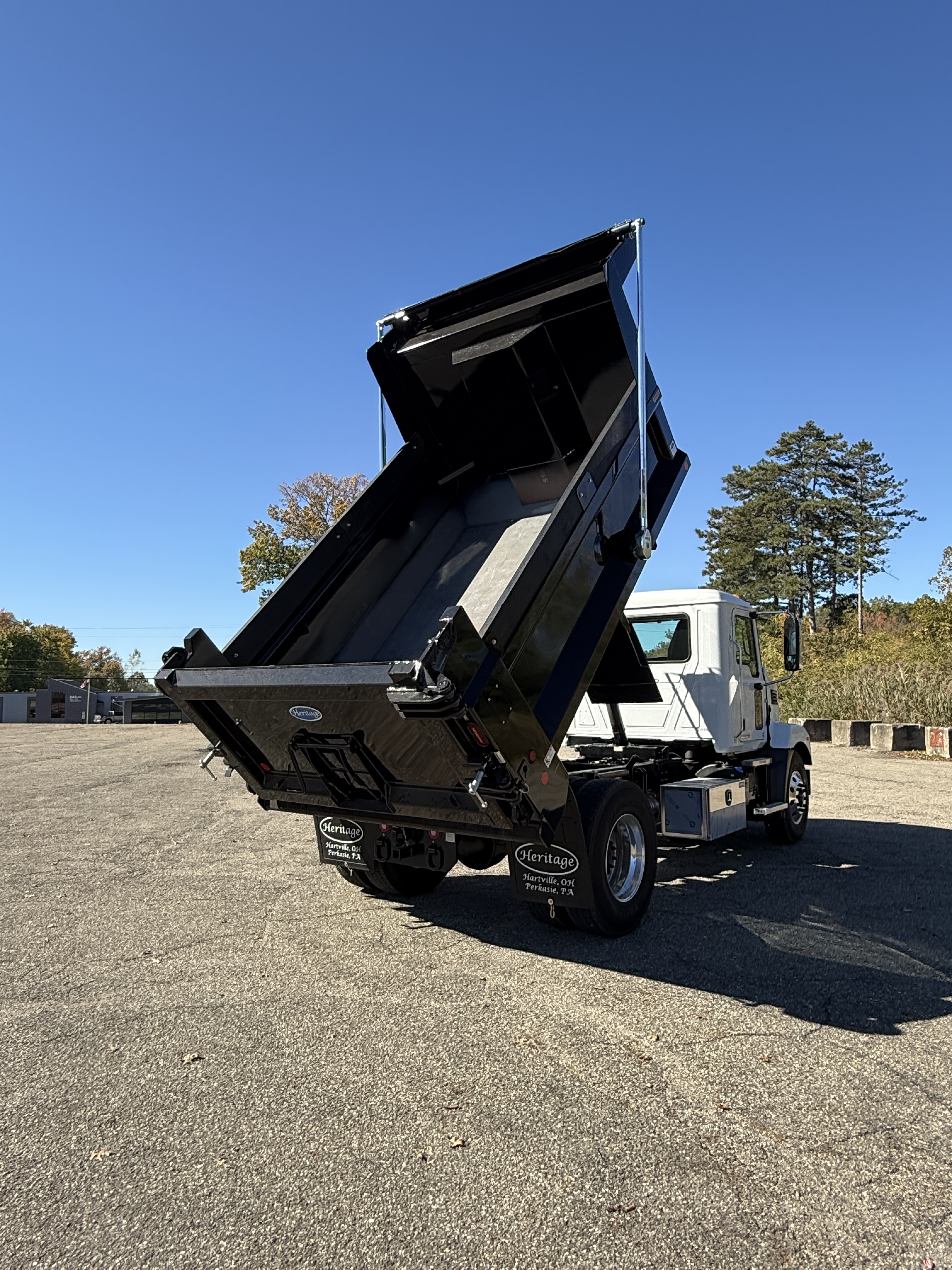 2027 Mack MD7