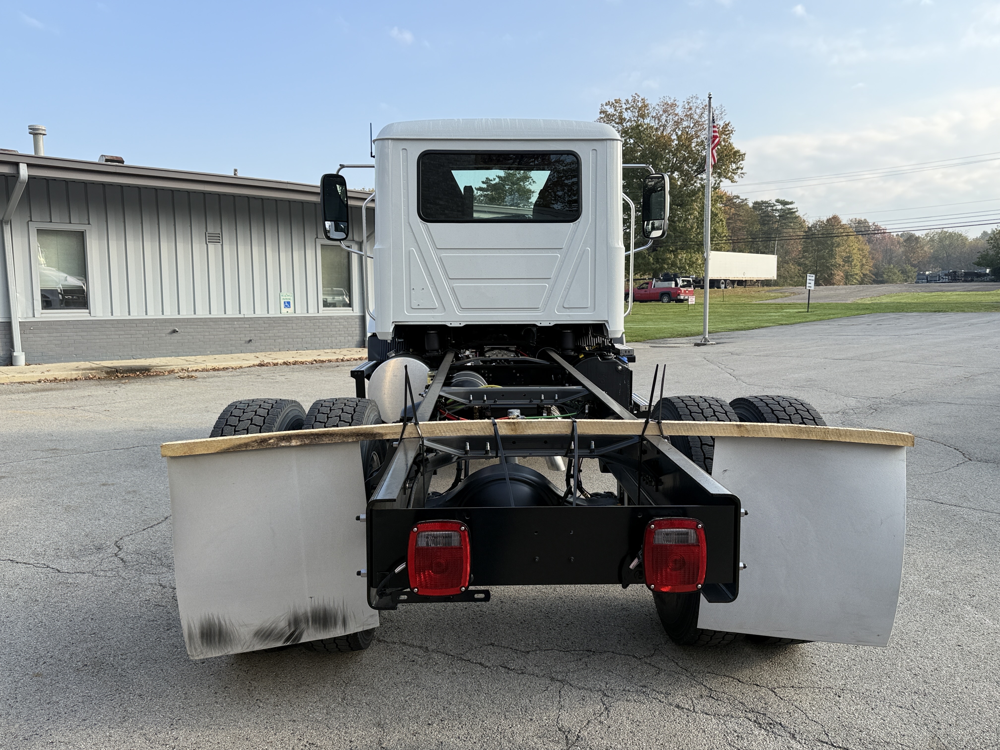 2027 Mack MD6