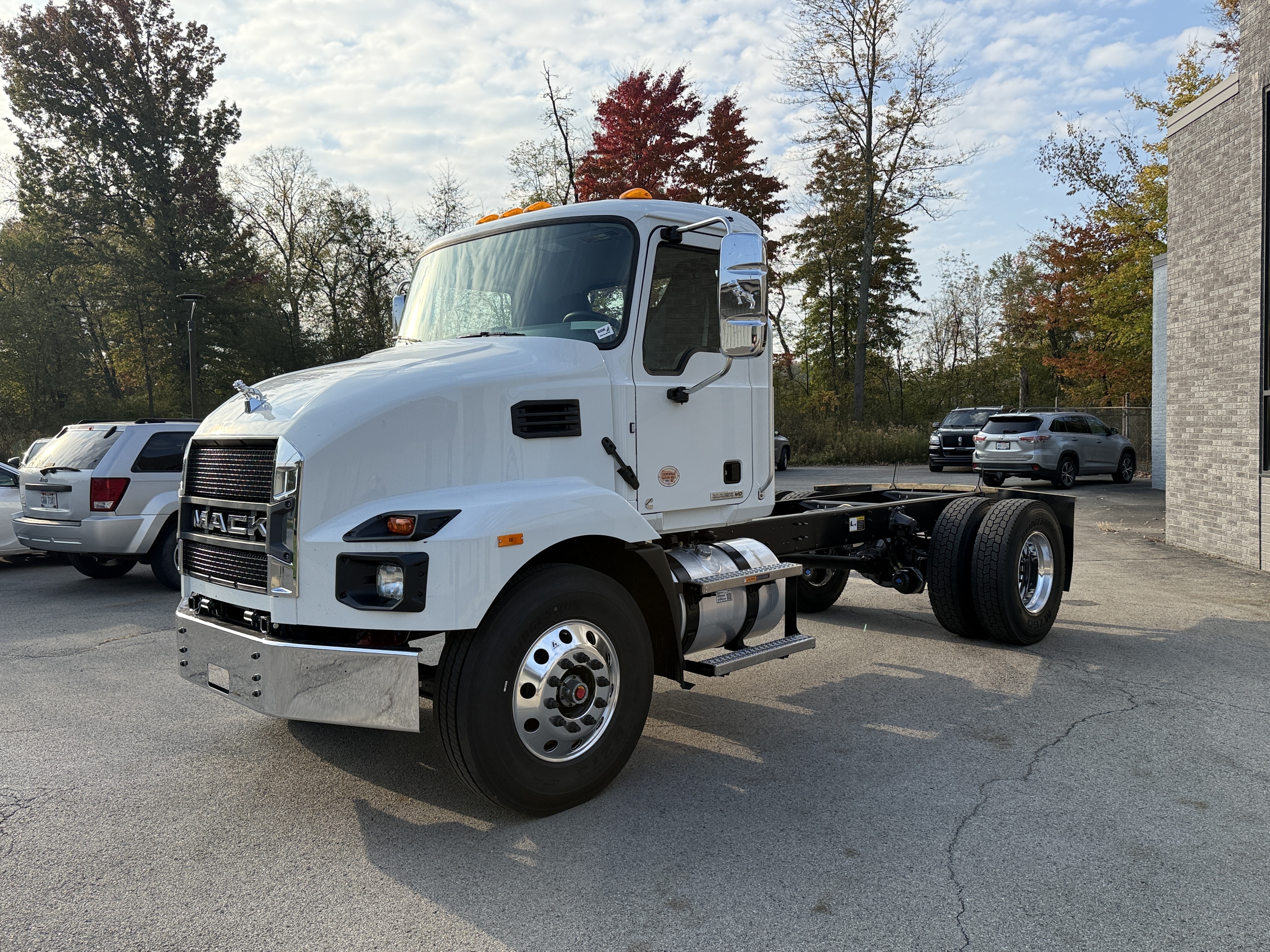 2027 Mack MD6