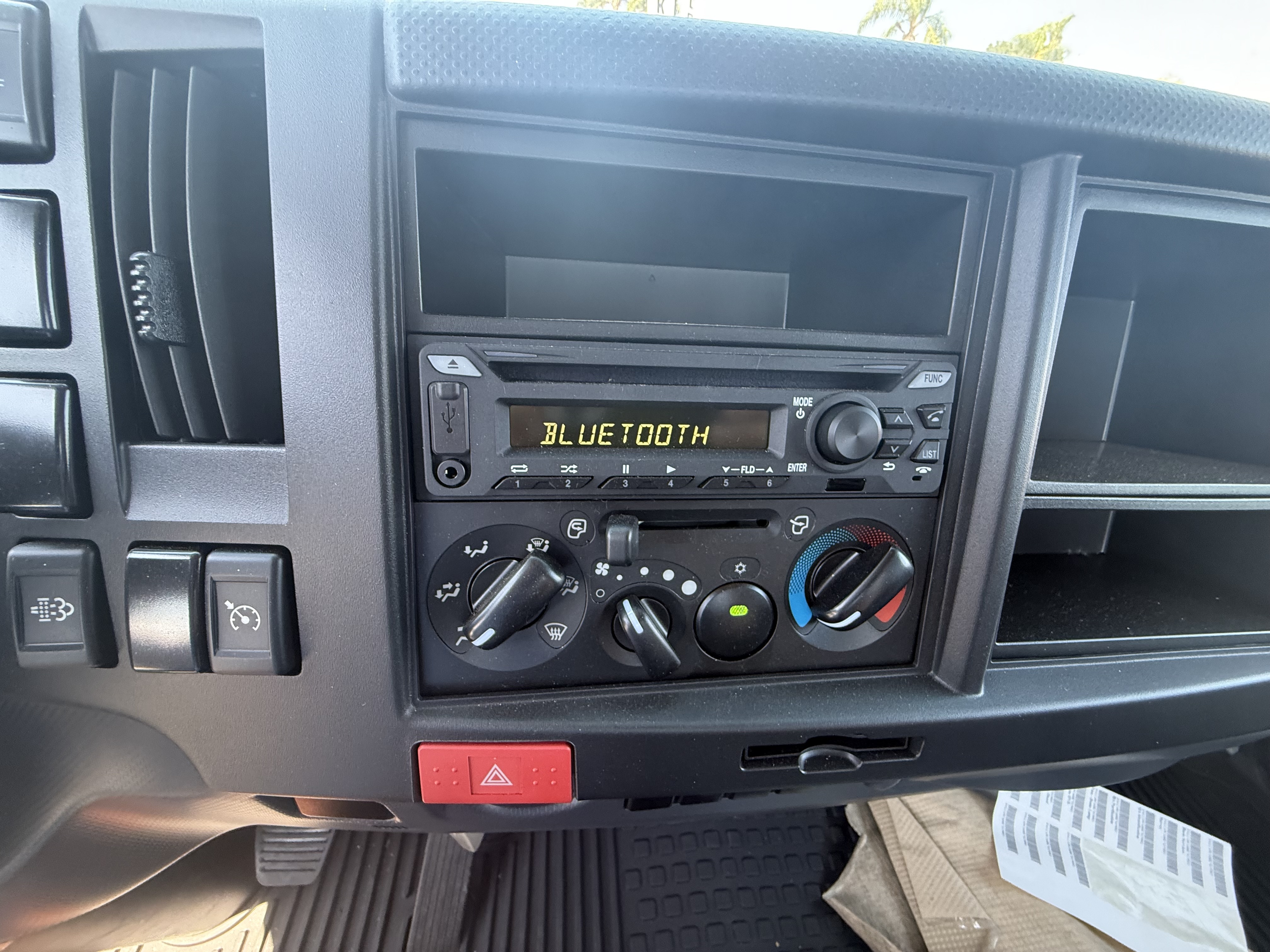 2024 Isuzu NPR HD - Photo 9