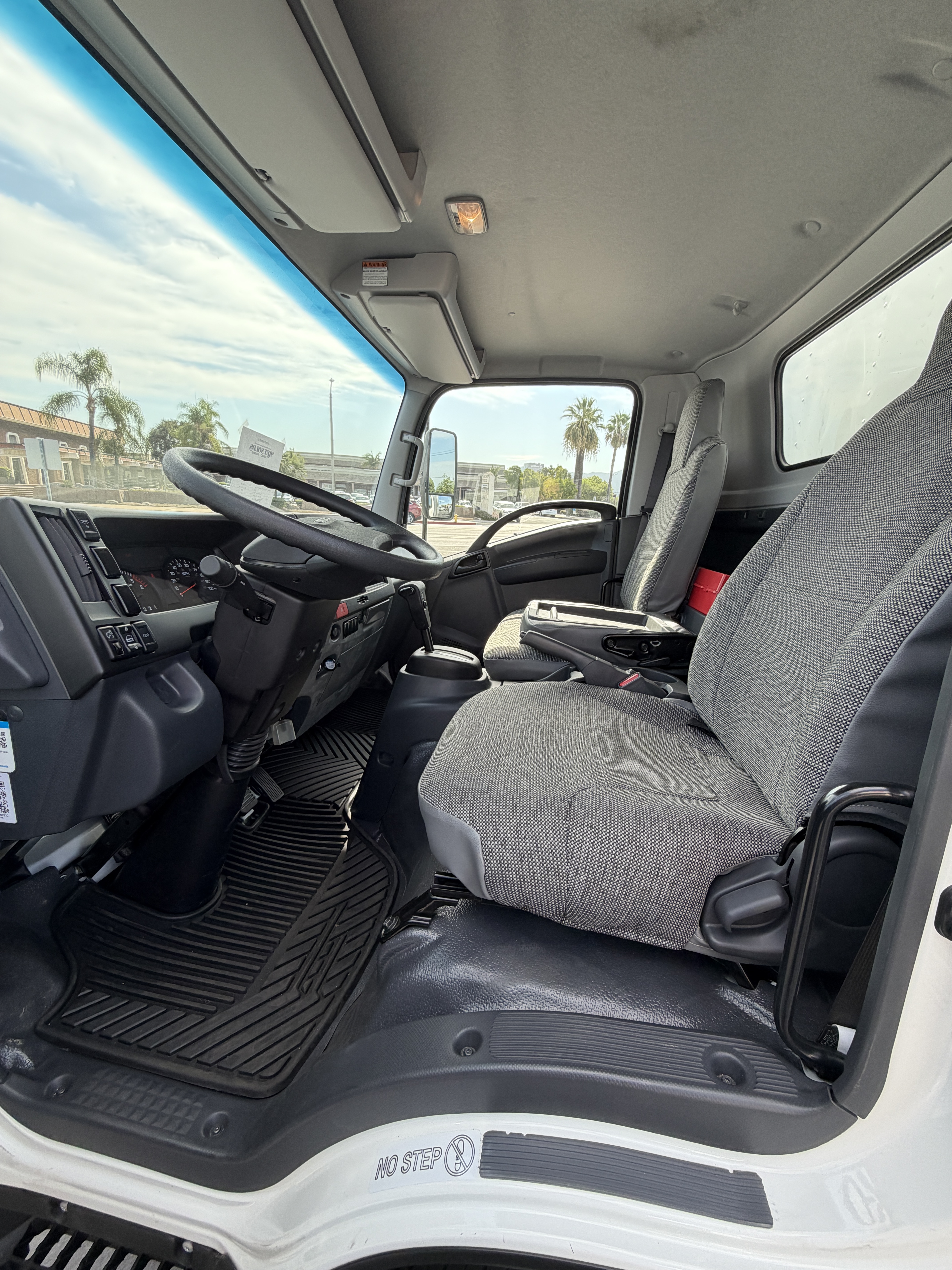 2026 Isuzu NRR GAS 16'