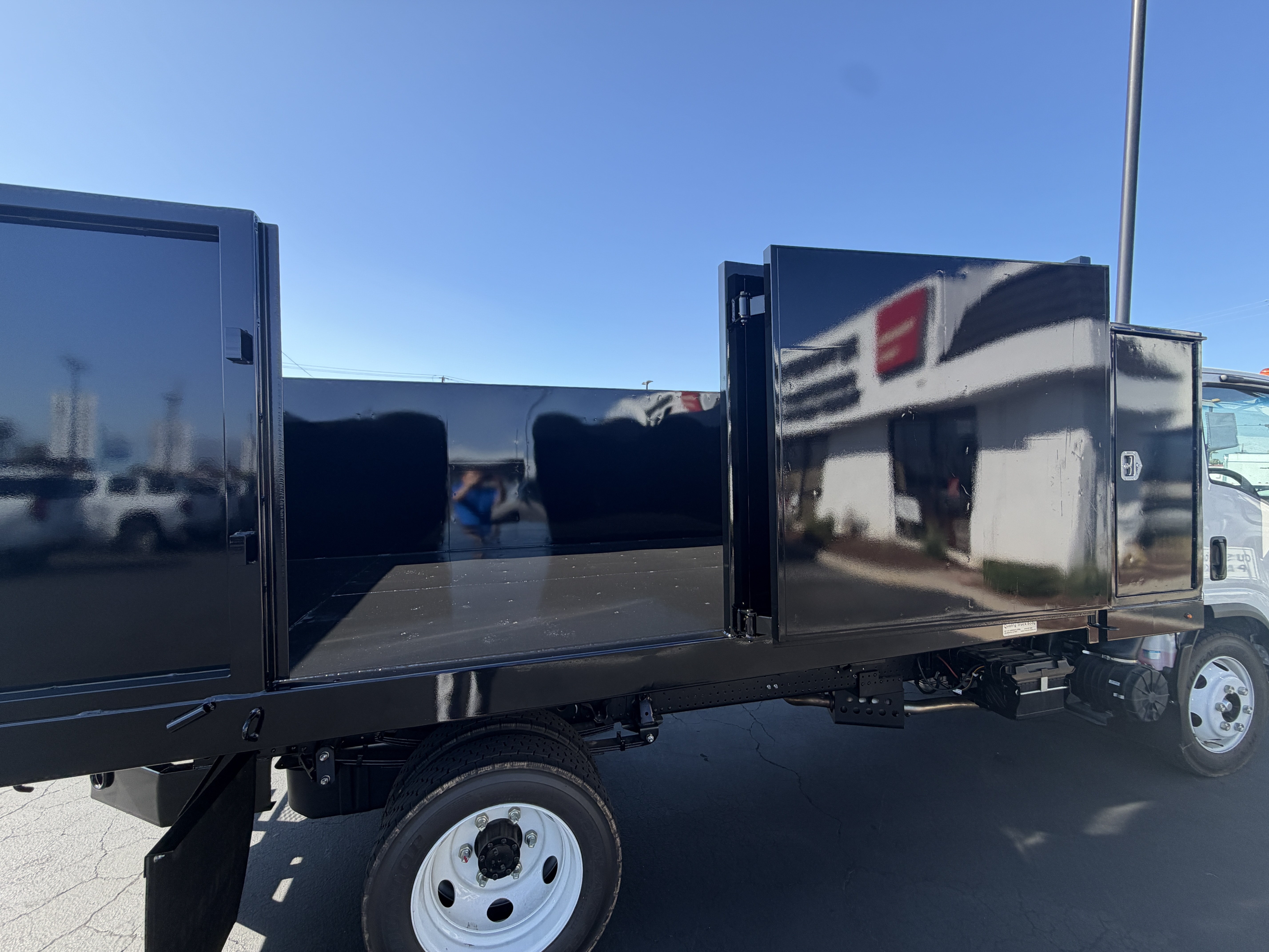 2026 Isuzu NQR GAS 14'