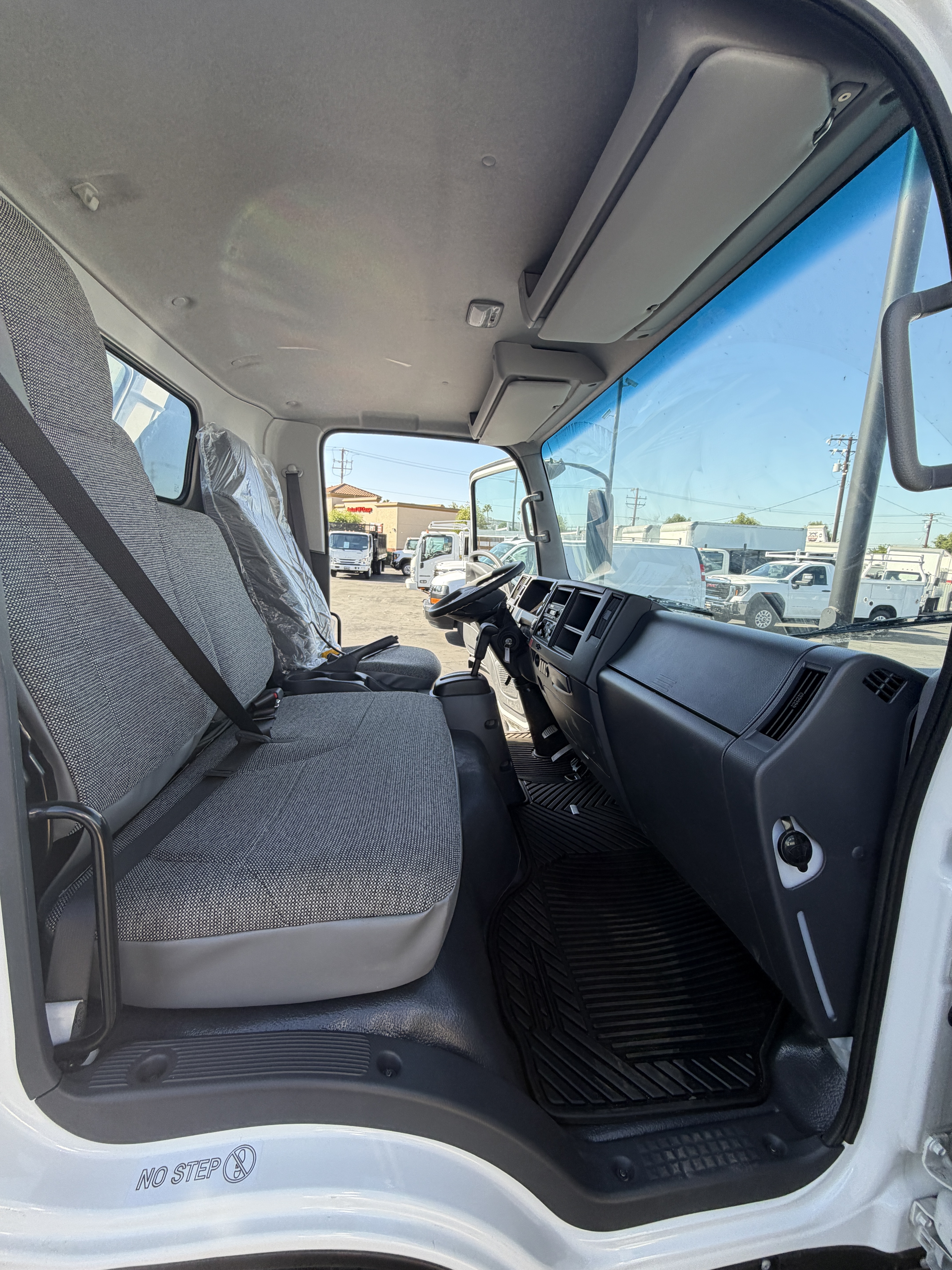 2026 Isuzu NQR GAS 14'