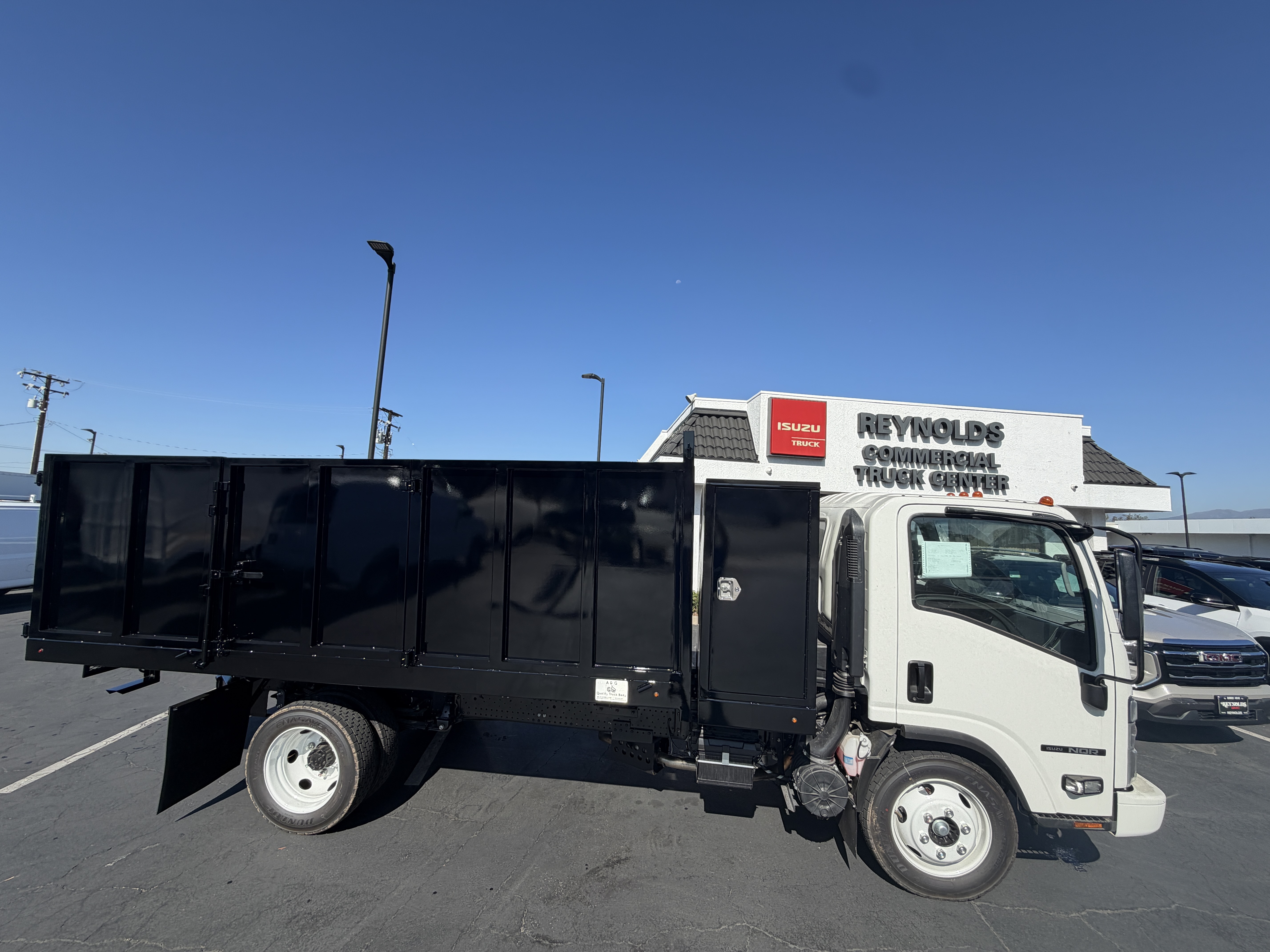 2026 Isuzu NQR GAS 14'