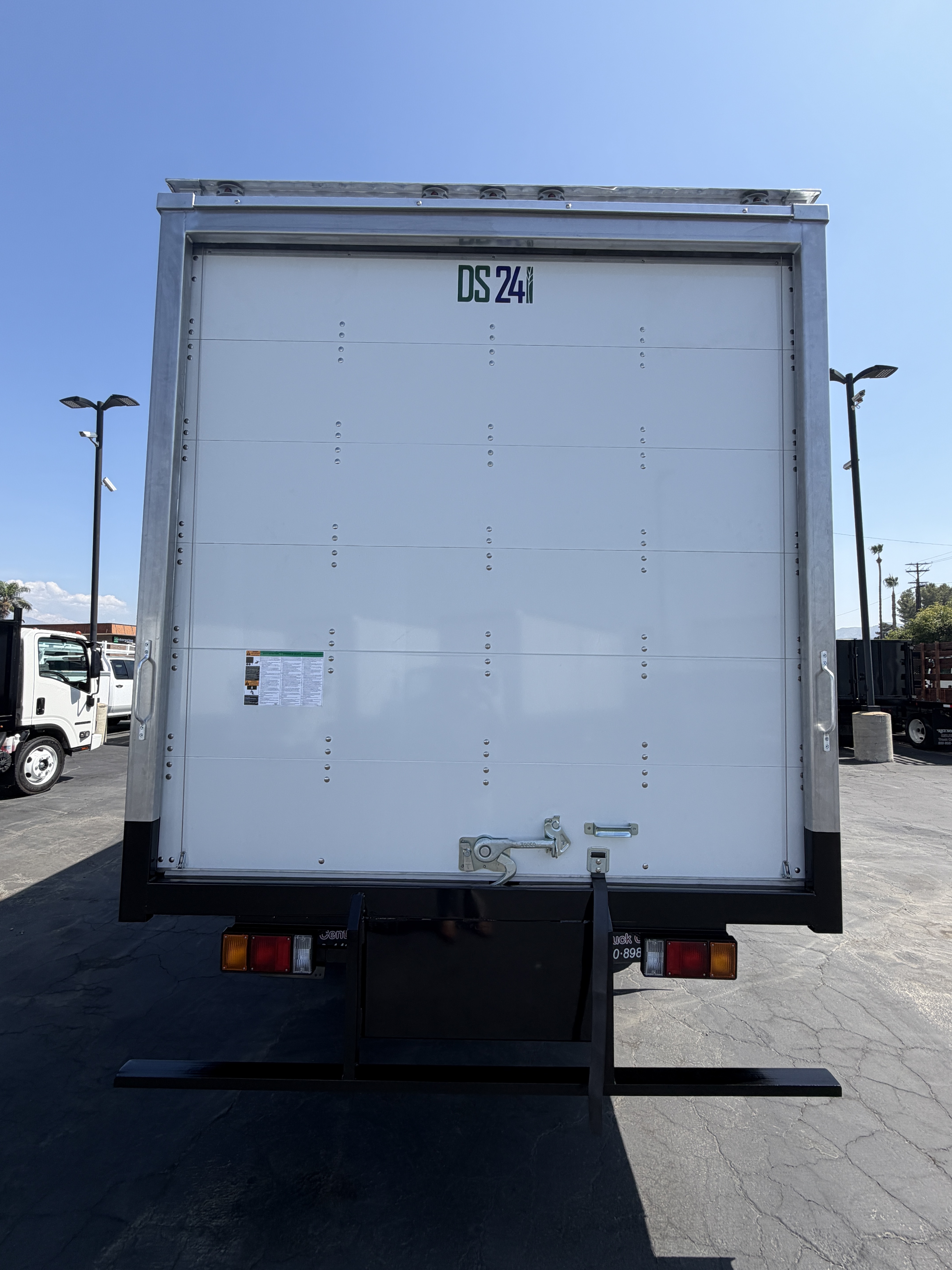2026 Isuzu NPR HD GAS 16'