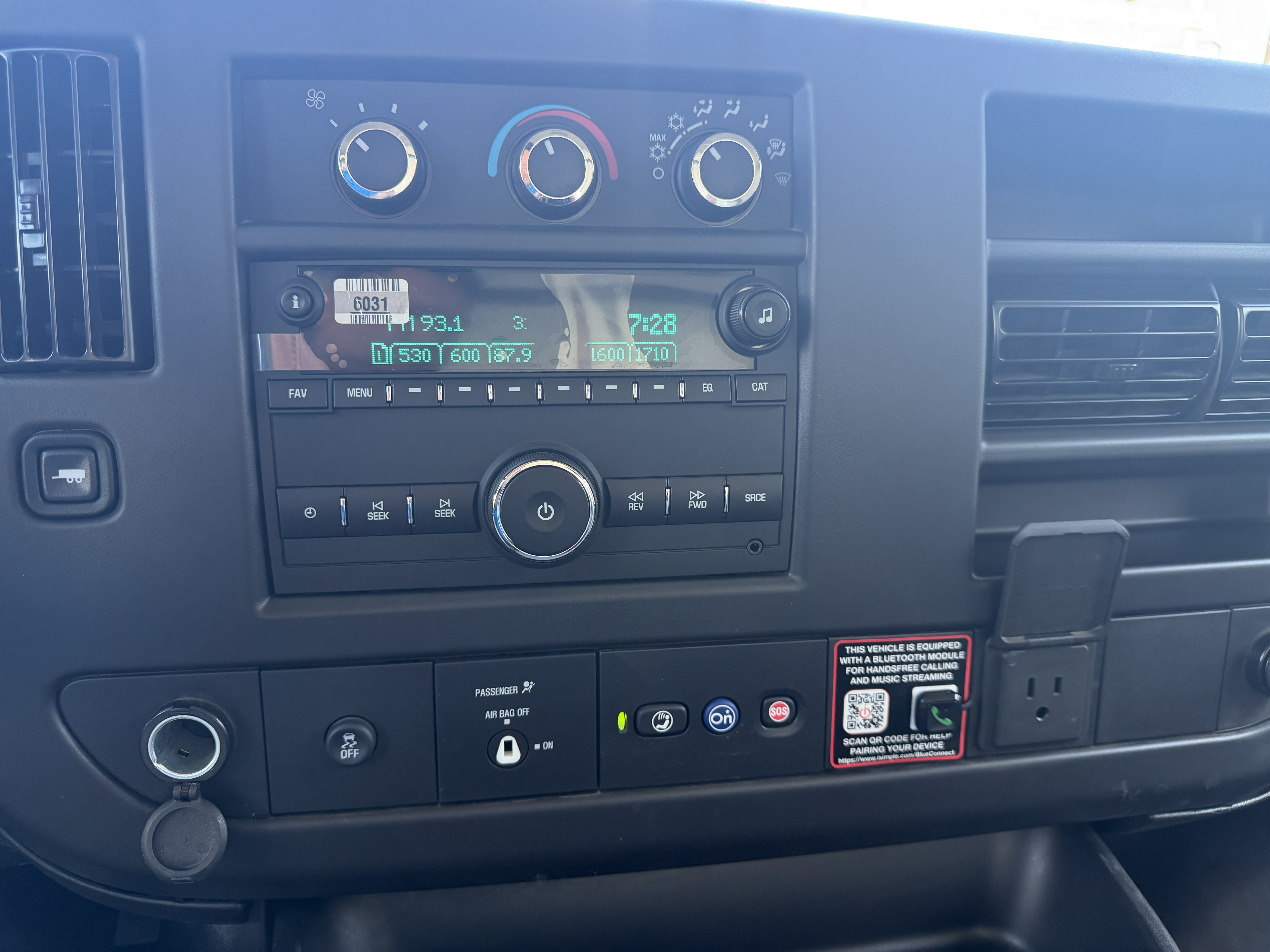 2025 GMC SAVANA 3500 GAS 12'