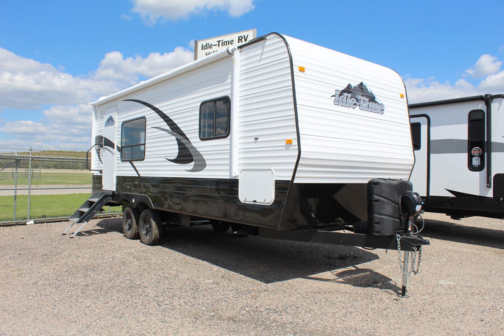 Idle Time RV, Allen, Oklahoma, Apex, Rockwood, Sandpiper, Wildwood, fifth wheel, park model