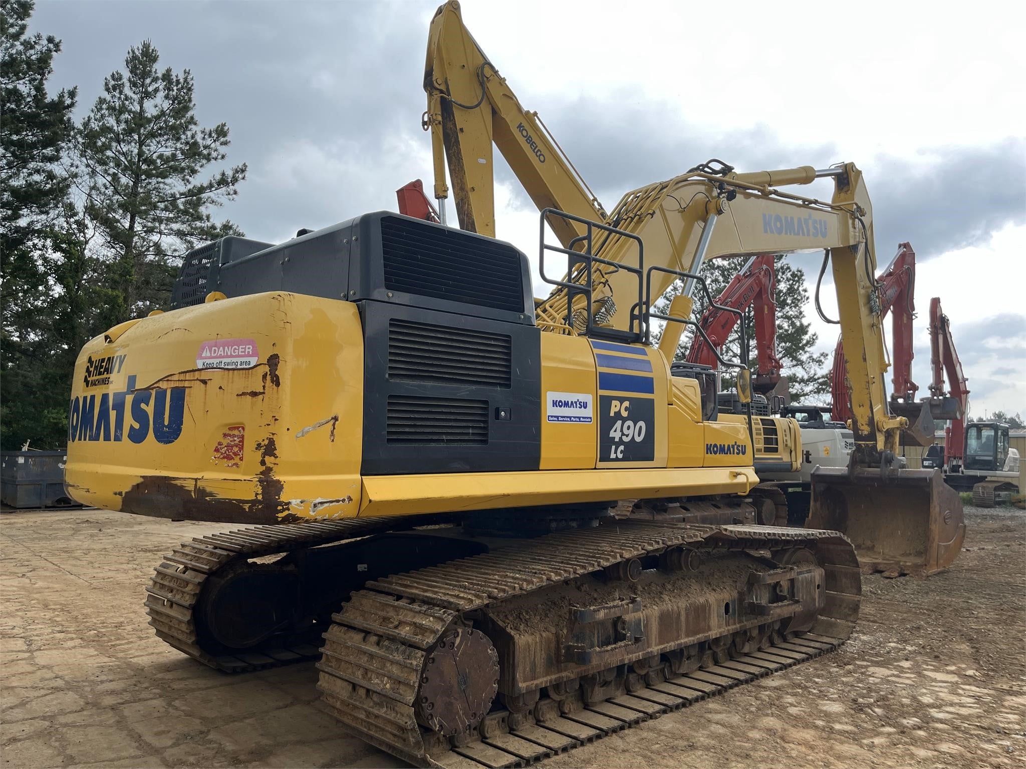 2018 Komatsu PC490LC-11