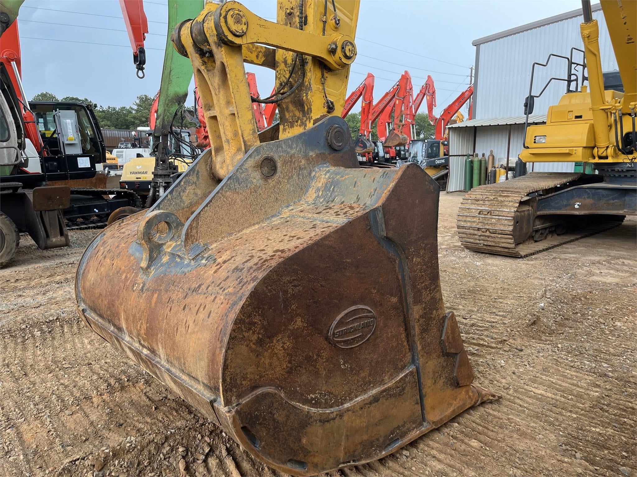 2018 Komatsu PC490LC-11