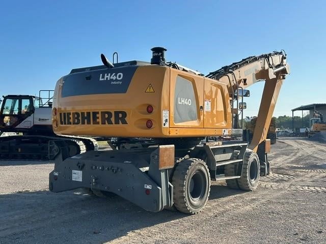 Photo of a 2023 Liebherr LH40M