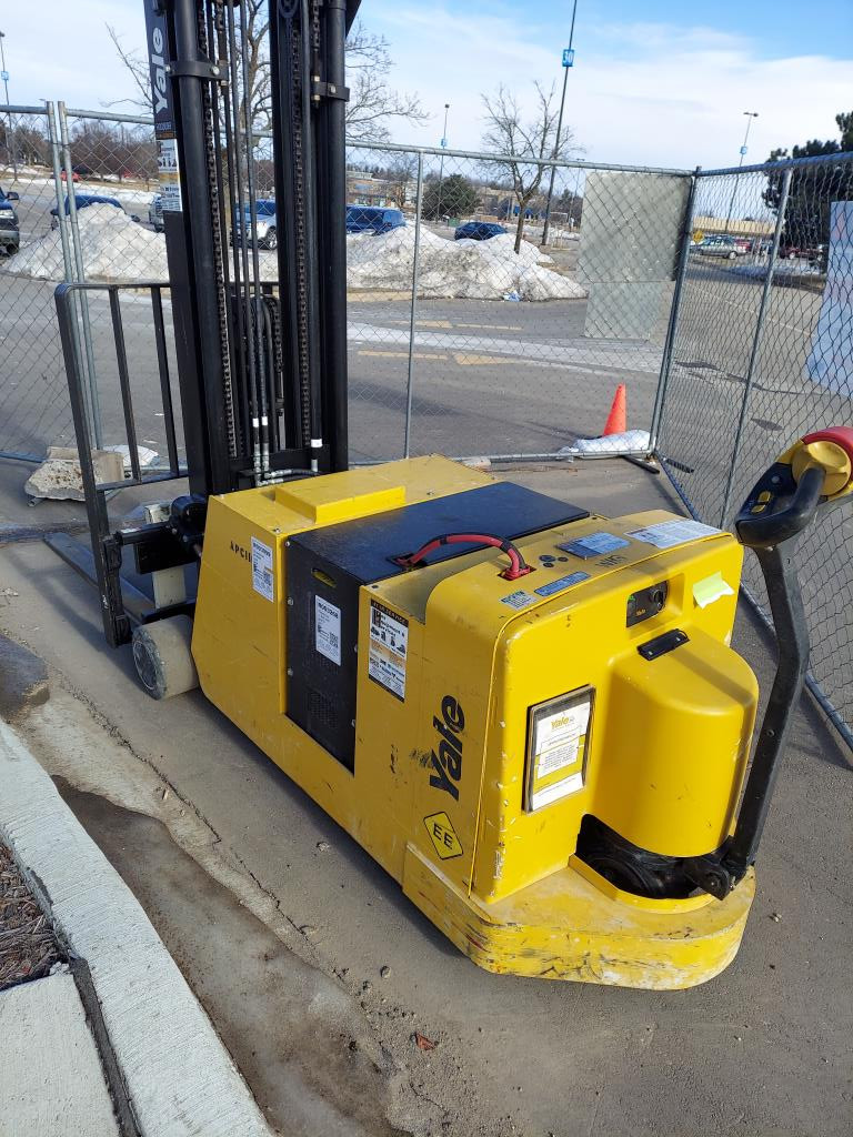 2015 Yale MCW040-E