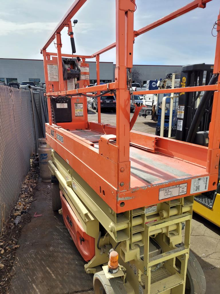 2018 JLG 2030ES